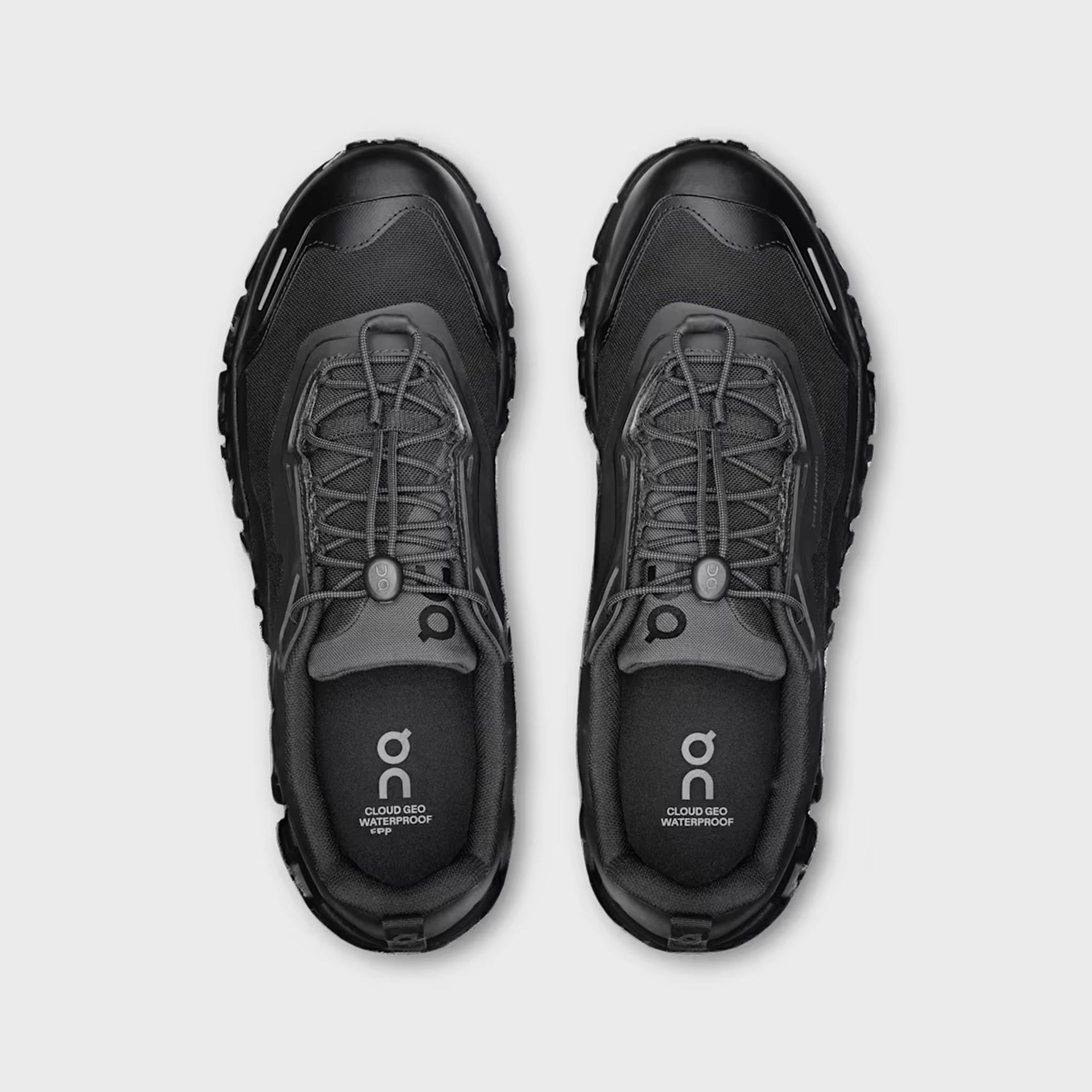 On Running Cloud 6 - Black / Black