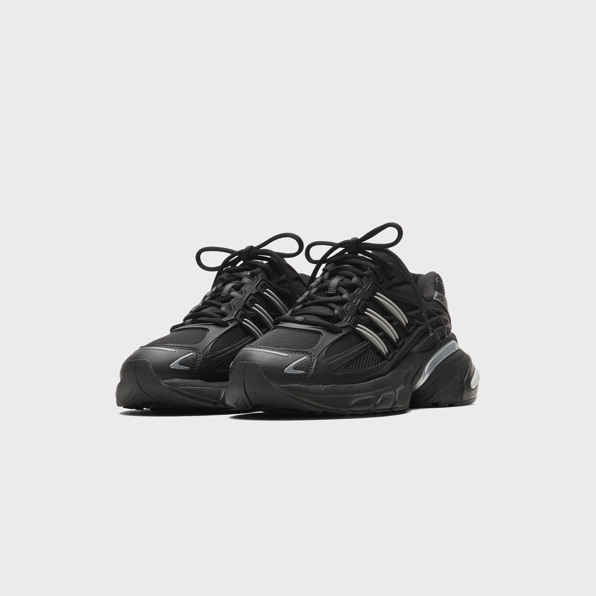  Adistar XLG 2.0スニーカー　ブラック adidas Adistar XLG 2.0 - Core Black / Core Black / Silver Metallic