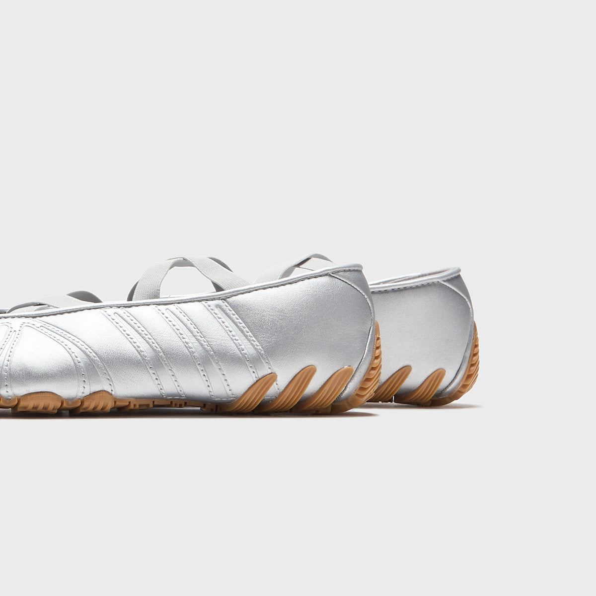 adidas WMNS Ghost Sprint Ballet - Silver Metallic / Silver Metallic / Gum