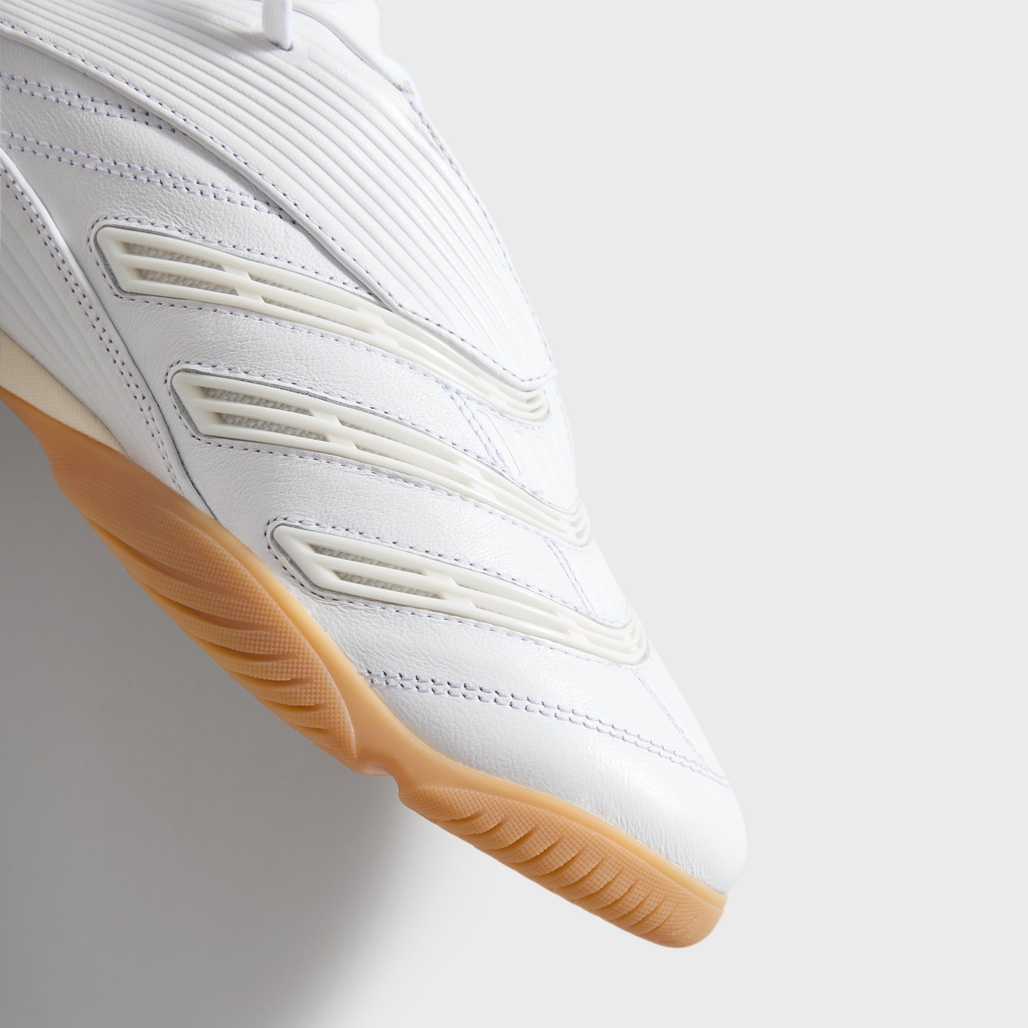 最終値下げKith for adidas Football Predator Kith for Adidas Football Predator Sala - Black / Gum