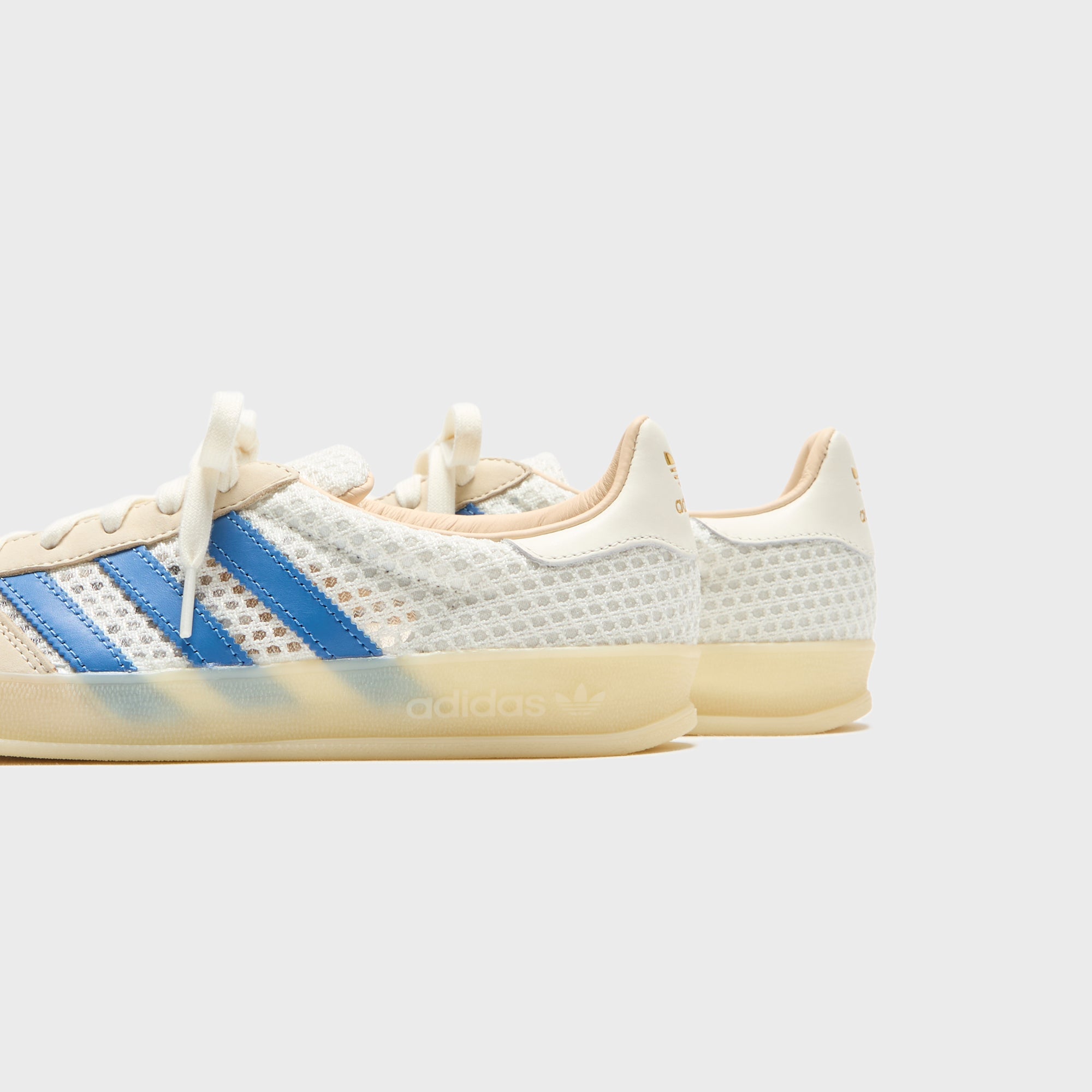 【Kate 】 GAZELLE INDOOR adidas Gazelle Indoor - Off White / Focus Blue / Warm Vanilla – Kith