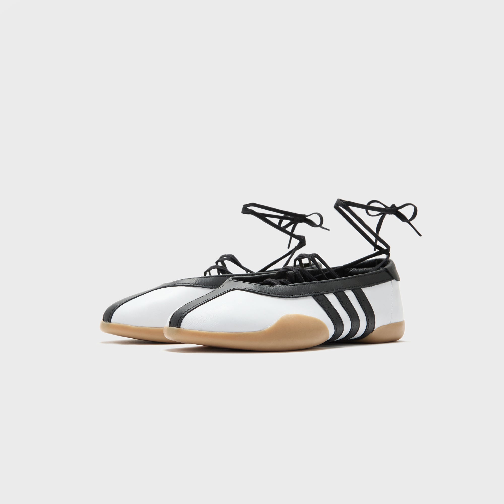国内配送 adidas TAEKWONDO MEI BALLET W FTWWHT/C.BLACK/GUM adidas Taekwondo Mei Ballet Black Gum (Women's) - JQ0669 - US