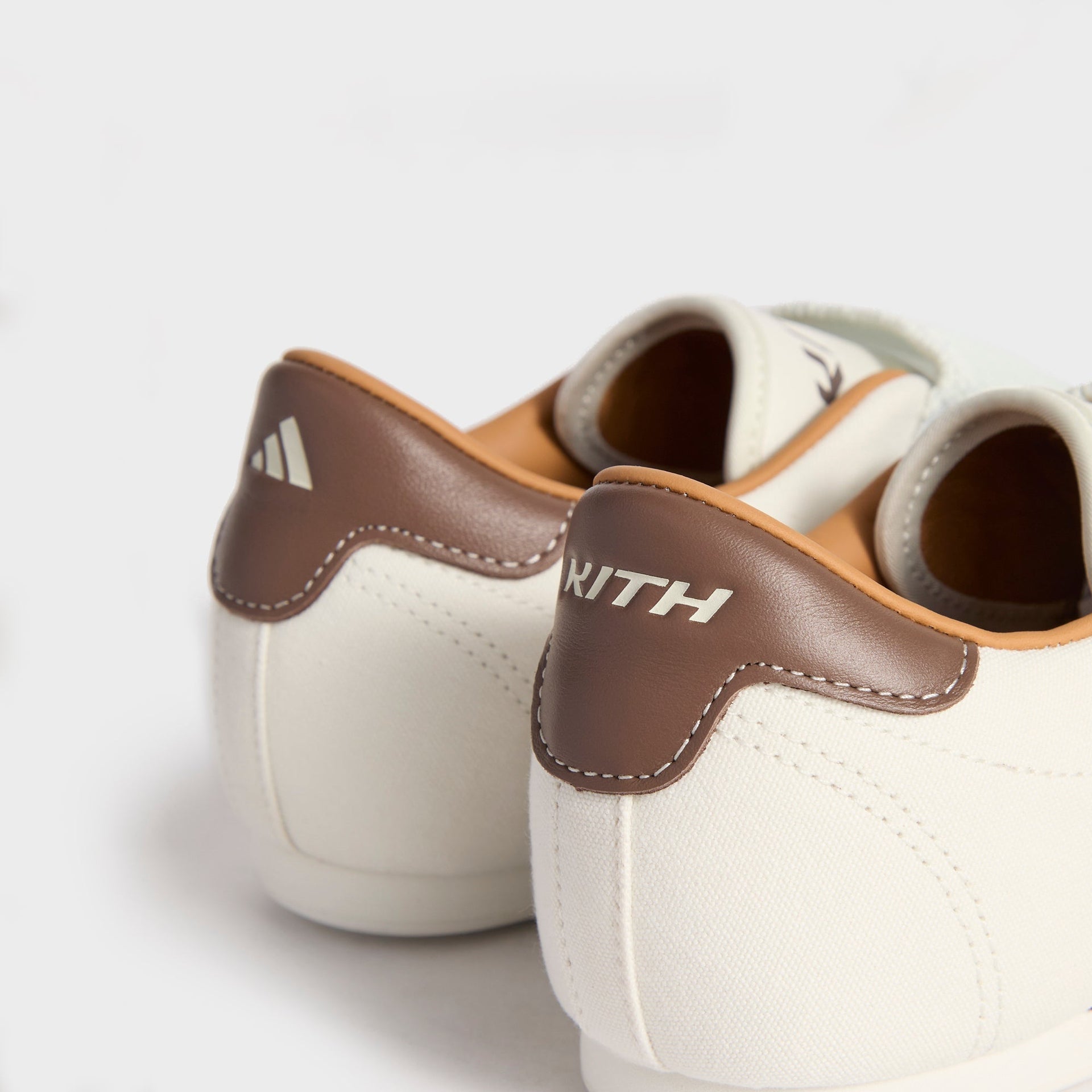 adidas art cq2117 women fashion show atlanta - Natural Canvas / Coffee Quartz - PH