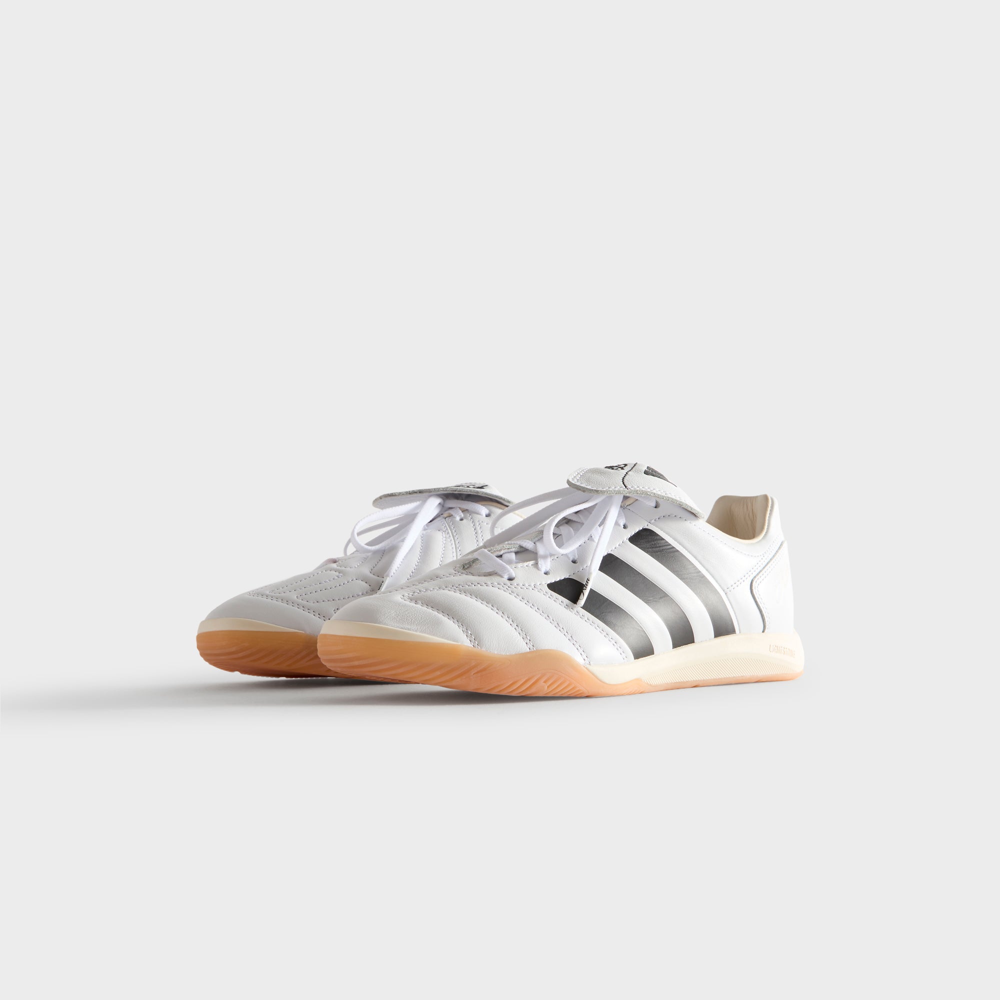 アディダス プレデターADIDAS HG PREDATOR 2002 Kith for adidas Football Predator 2002 IC - White / Black / Gum