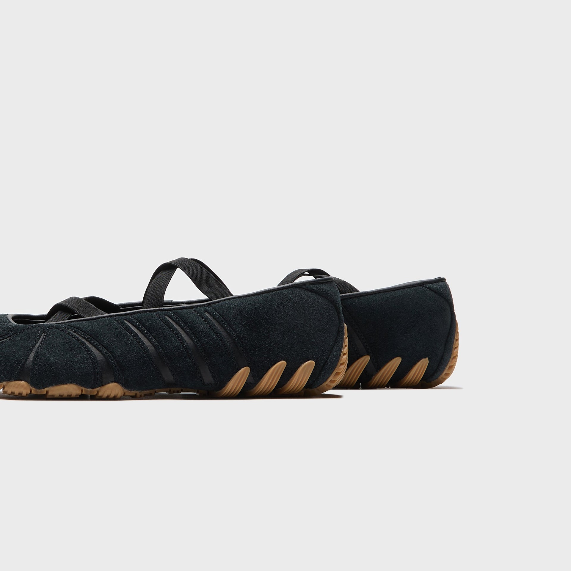 adidas WMNS Ghost Sprint Ballet - Core Black / Gum