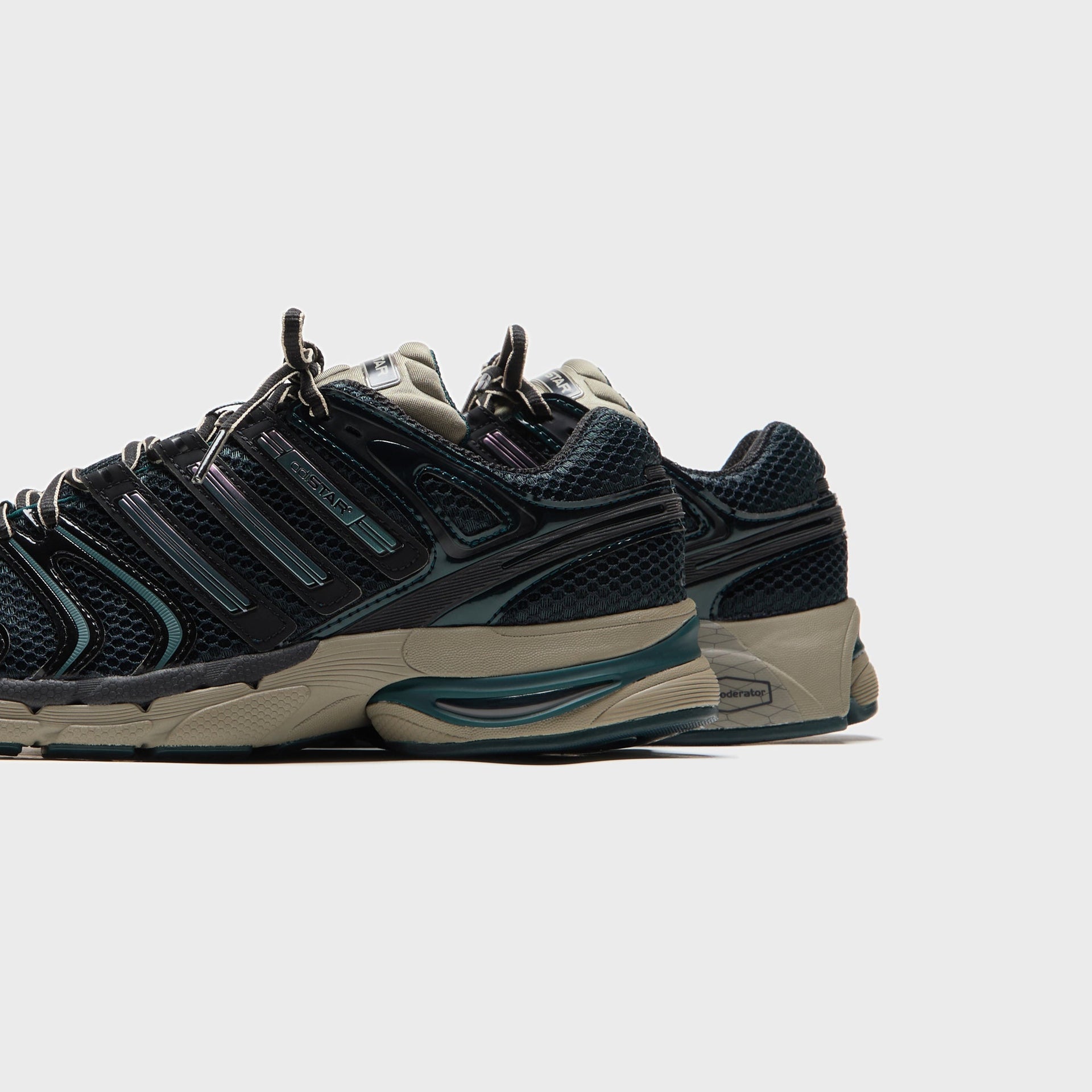 adidas Adistar Control 5 - Cloud White / Core Black / Aurora Ivy