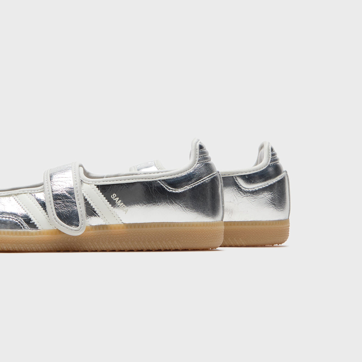 adidas WMNS Samba Jane - Silver Metallic / Off White / Gum