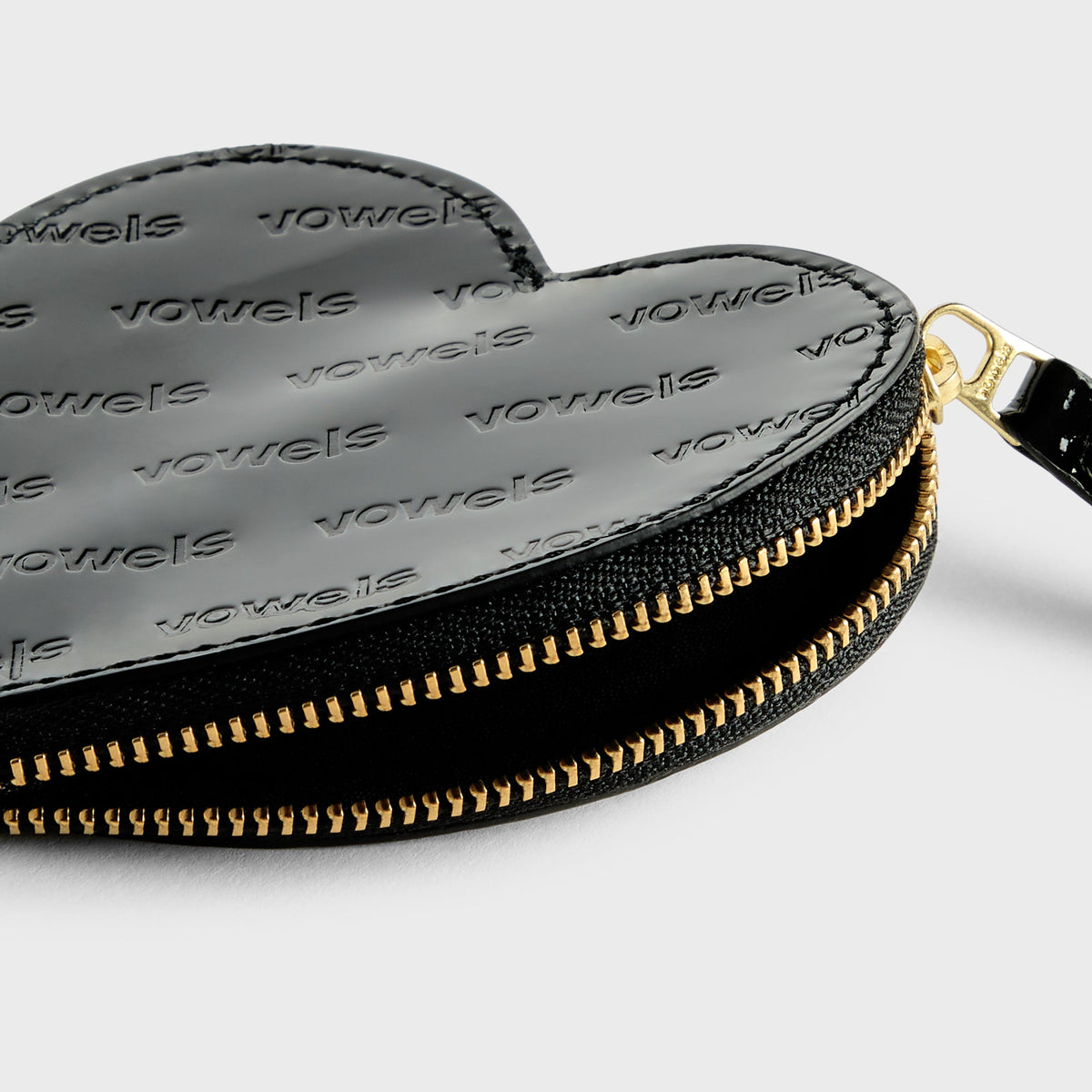 vowels Graphic Cardholder - Black