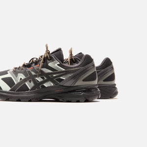 ASICS naranjas Gel-Terrain - Black / Truffle Grey