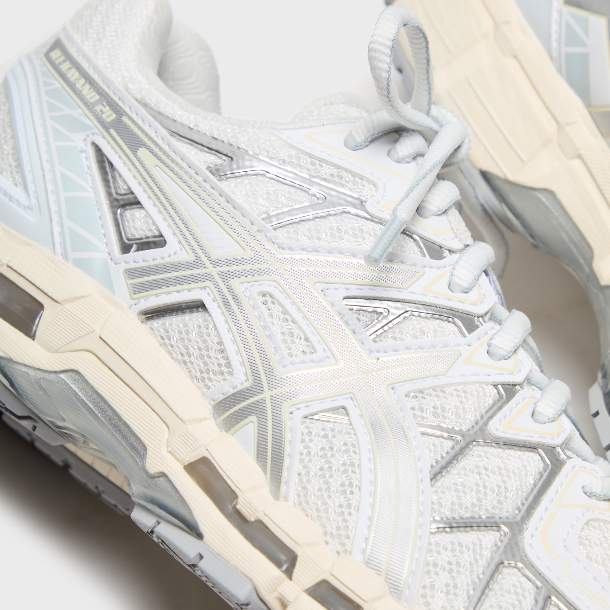 お盆限定最終価格　asics アシックス GEL-KAYANO 20 Asics UB9-S Gel-Kayano 20 Vibrant Yellow Pure Silver