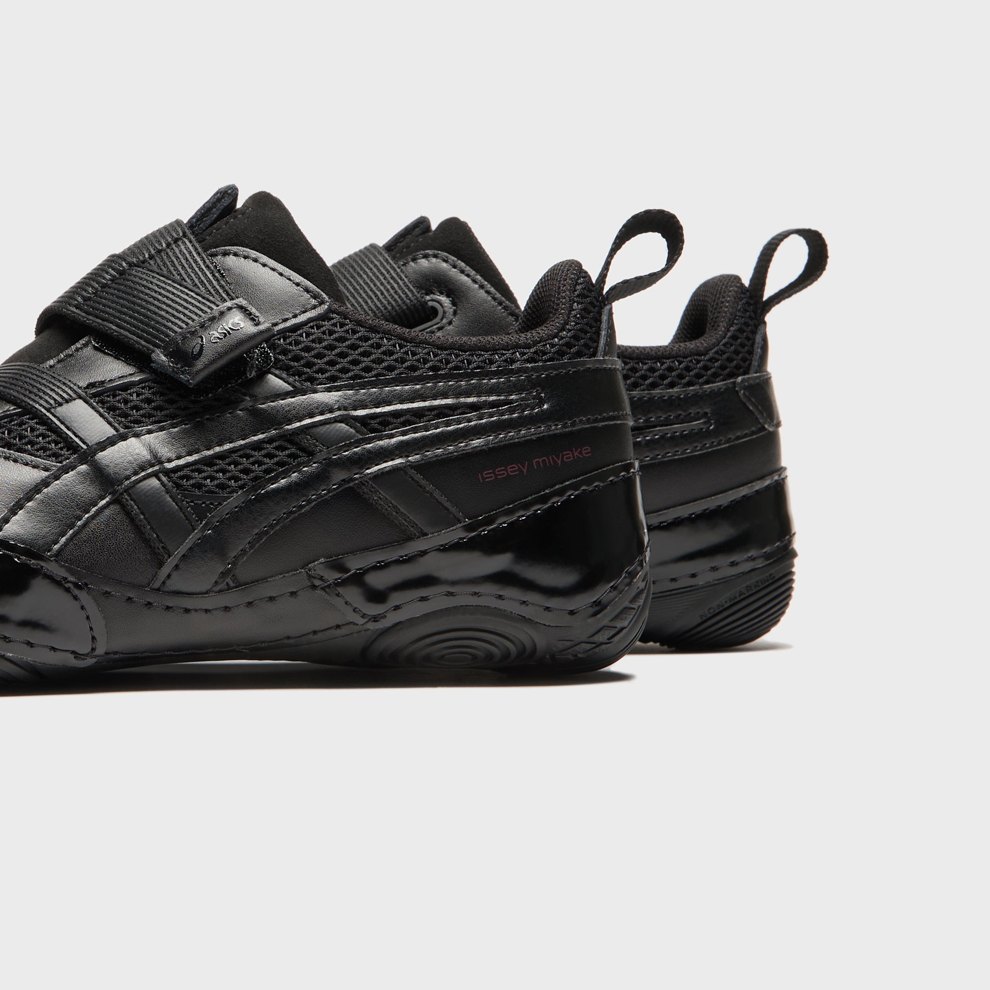 ASICS x Issey Miyake Hyper Taping - Black – Kith