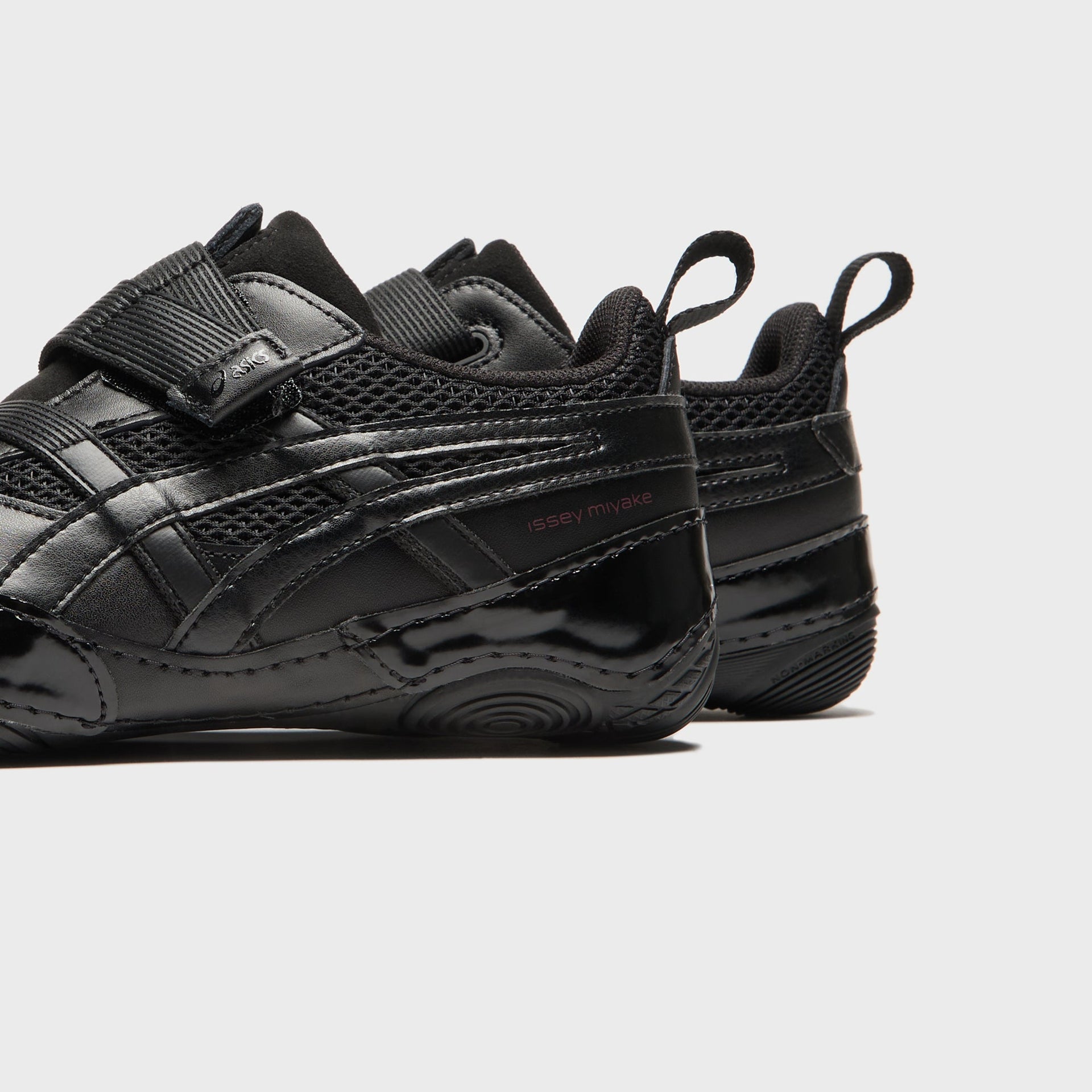 ASICS x Issey Miyake Hyper Taping - Black