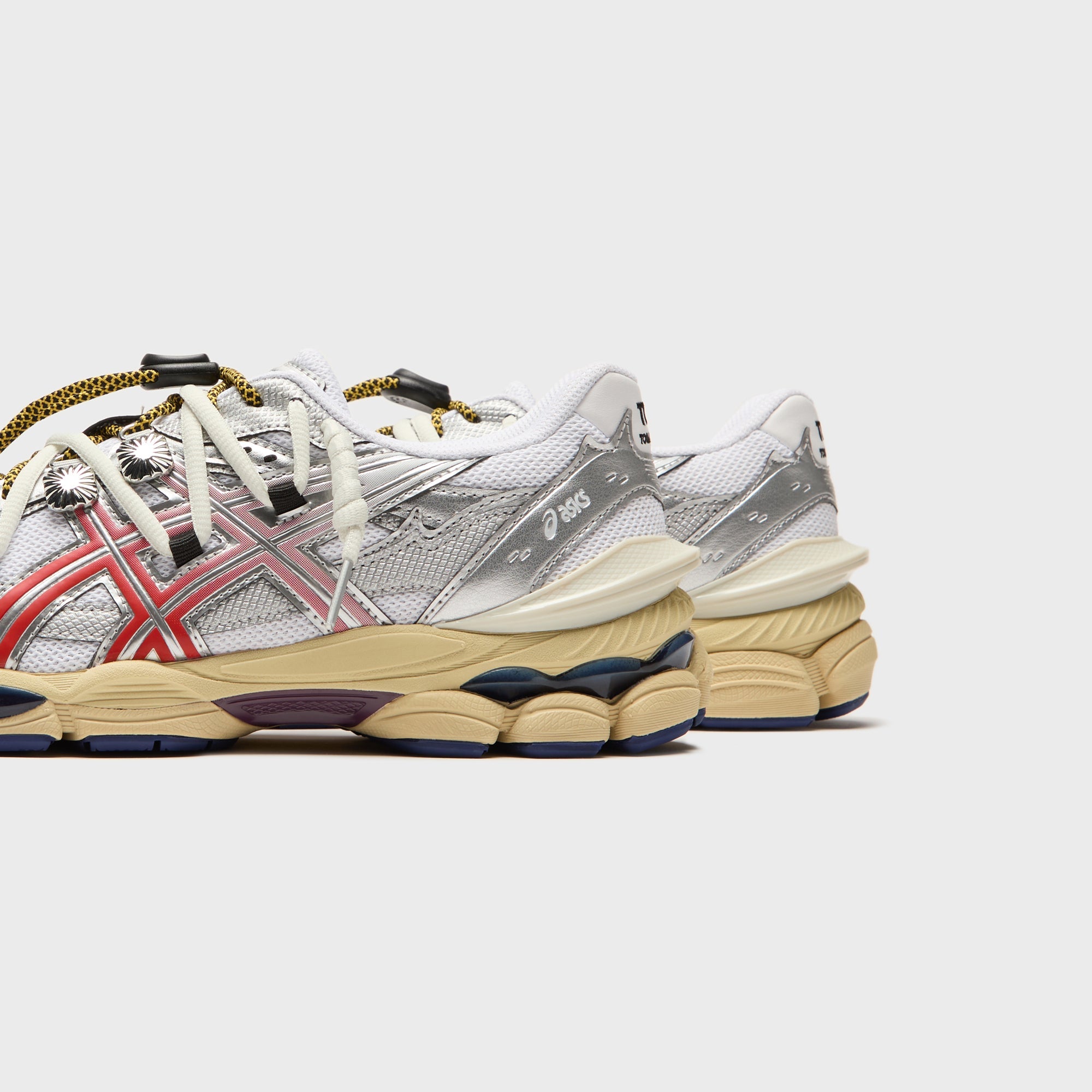 ASICS x TOGA Gel-Cumulus 16 - White / Red / Pure Silver – Kith