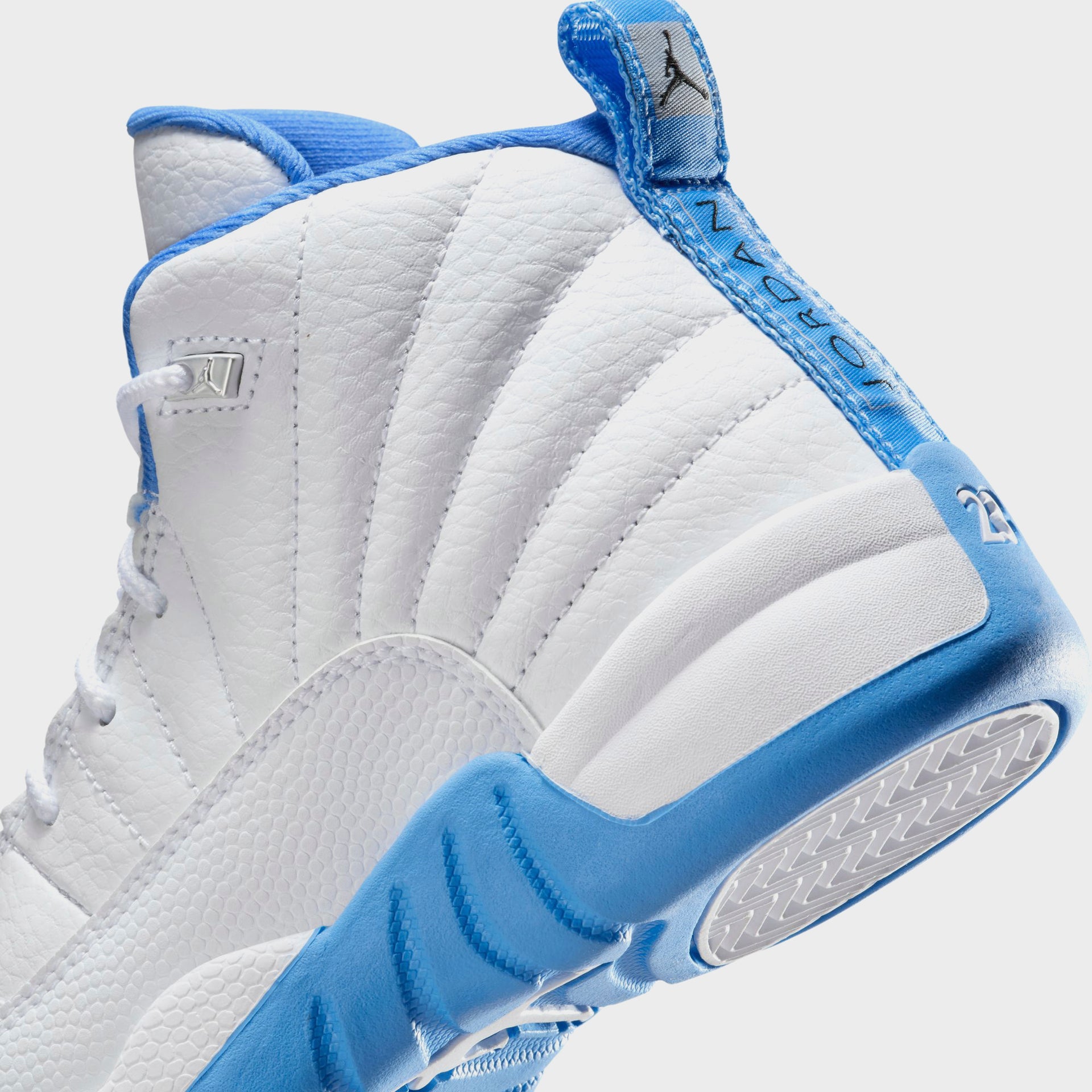 Jordan PS Jordan 12 Retro - White / Metallic Silver / University Blue