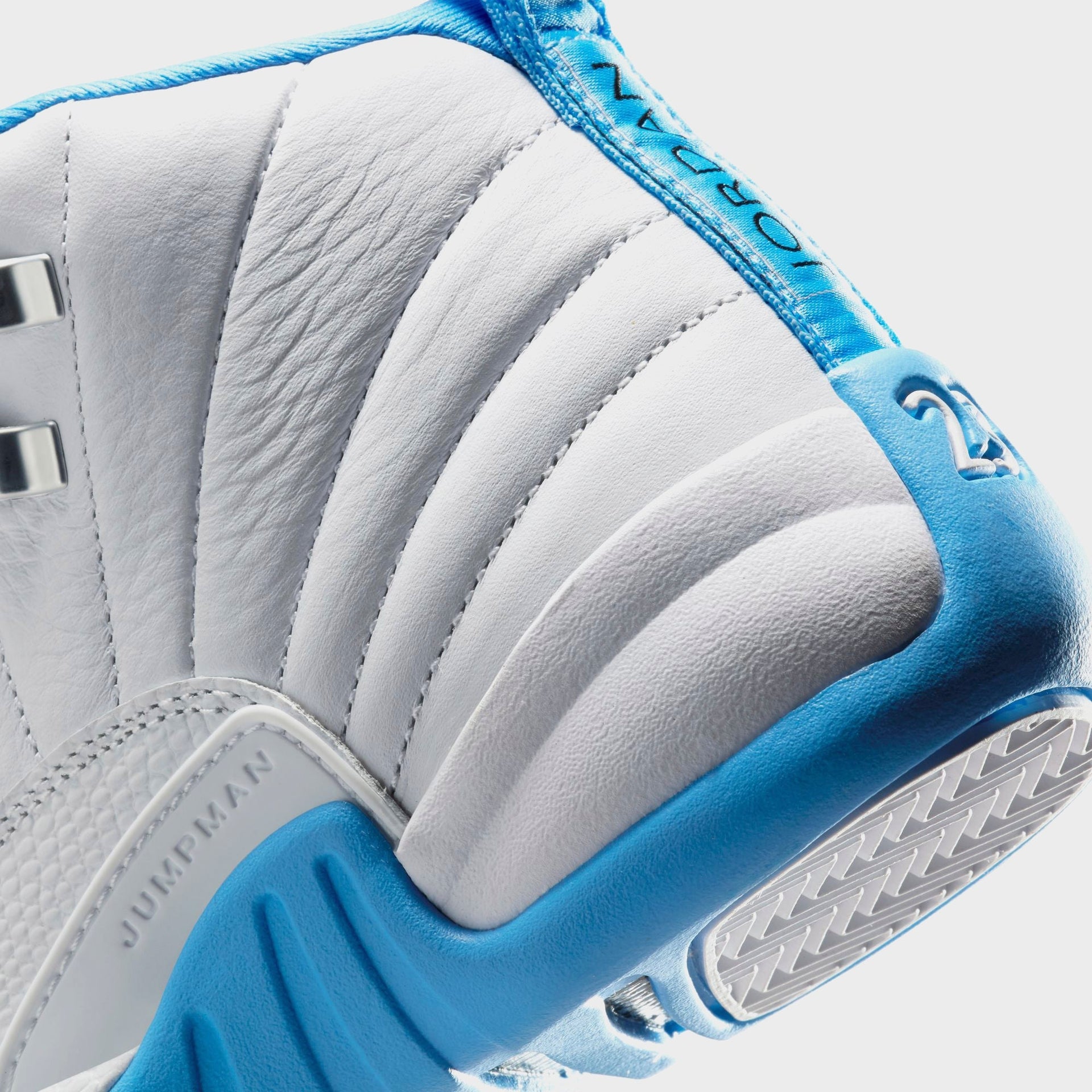 Jordan GS Jordan 12 Retro - White / Metallic Silver / University Blue