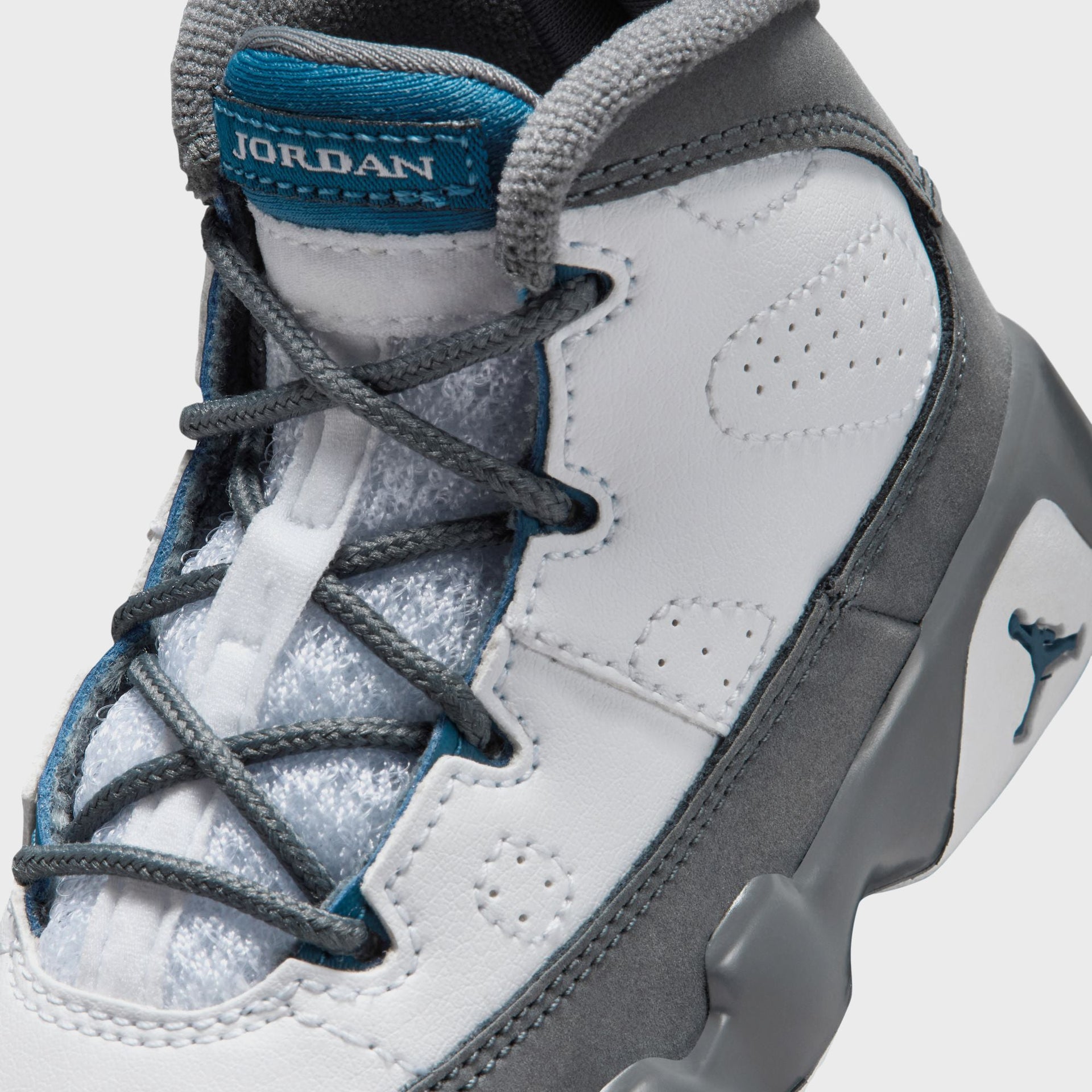 Jordan TD Air Jordan 9 Retro - White / French Blue / Flint Grey
