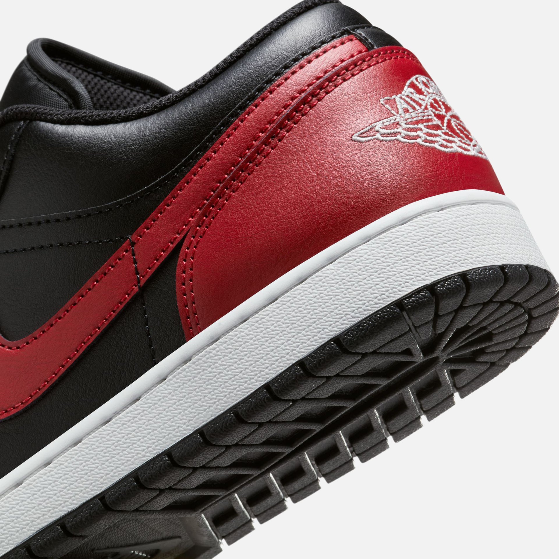 Jordan Air Jordan 1 Low - Black / Varsity Red / Summit White