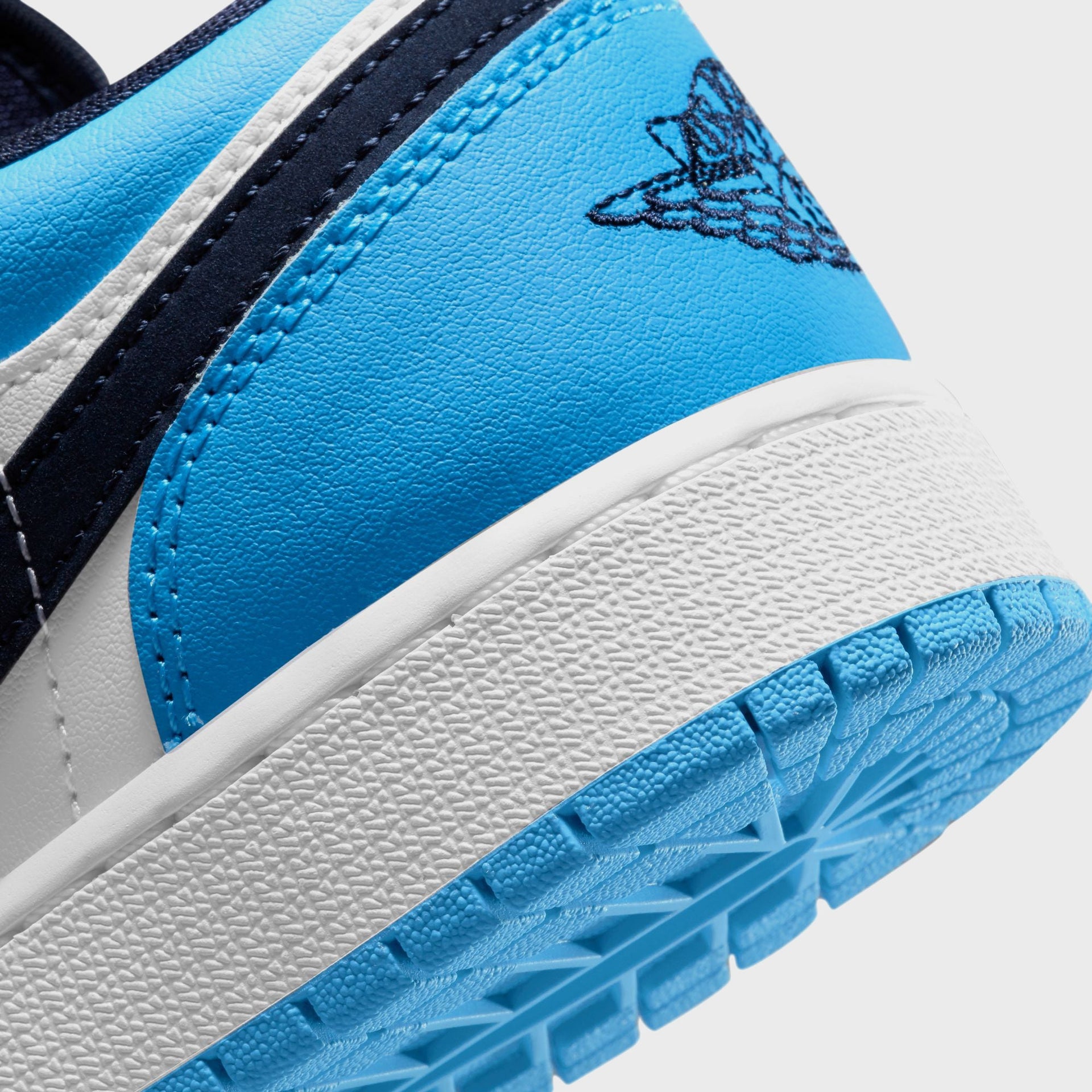 Jordan GS Air Jordan 1 Low - White / University Blue / Obsidian