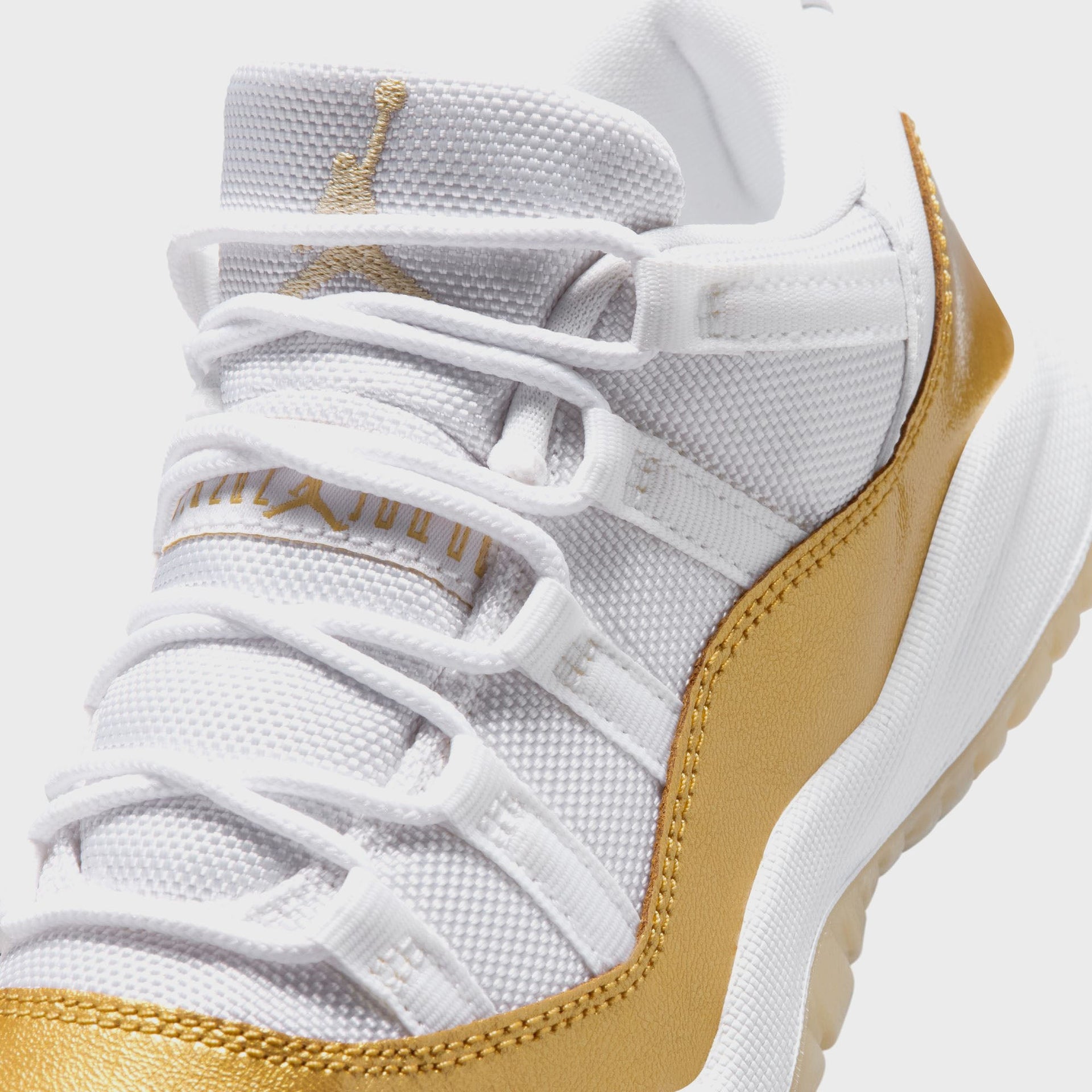Jordan PS Jordan 11 Retro Low - White / Metallic Gold