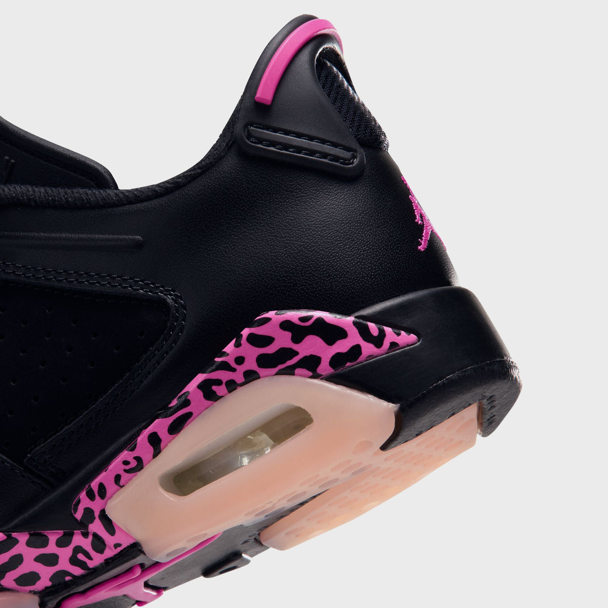 Jordan GS Air Jordan 6 Retro Low - Black / Pink Foam / Laser Fuchsia