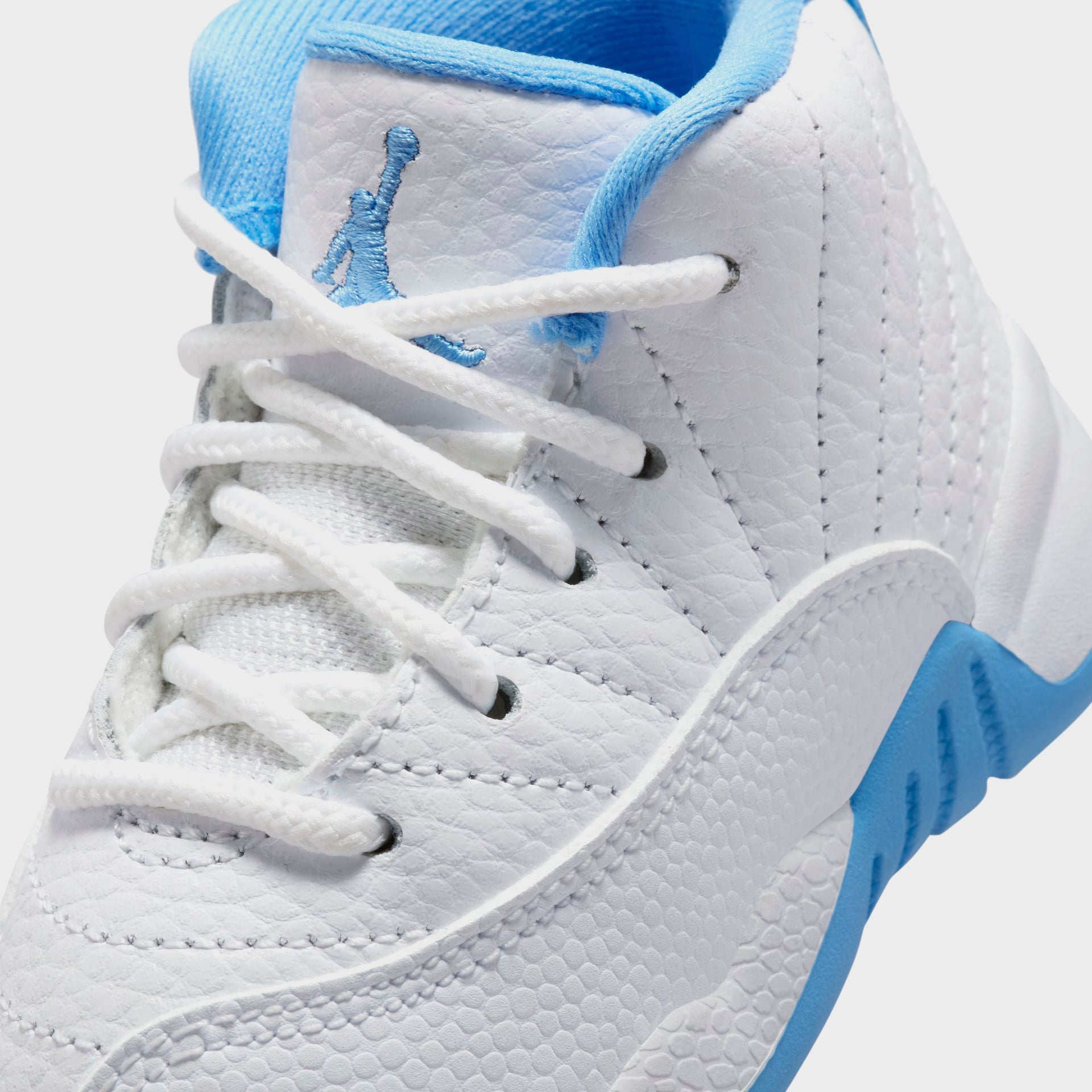 Jordan TD Jordan 12 Retro - White / Metallic Silver / University Blue