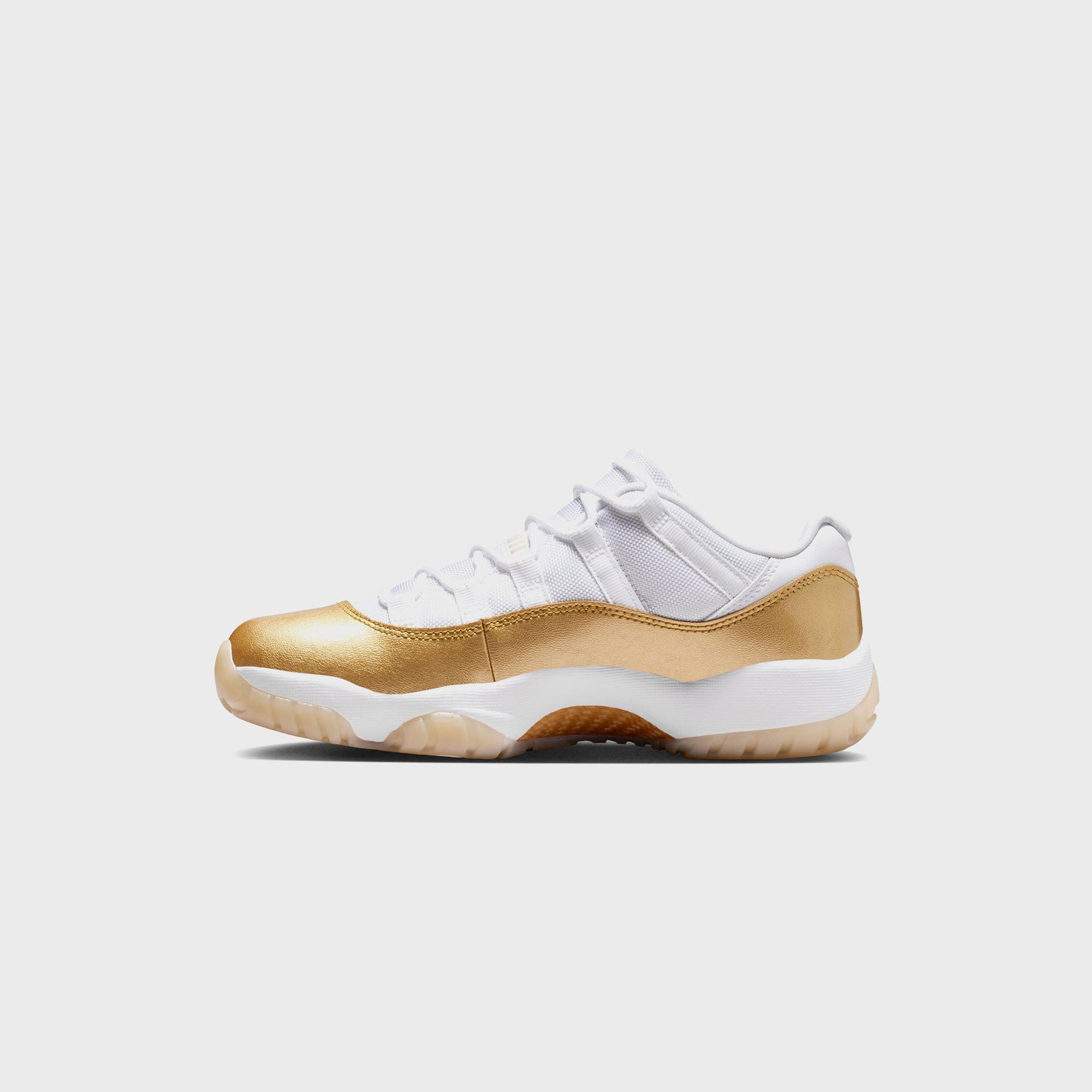 Jordan WMNS Air Jordan 11 Low - White / Metallic Gold