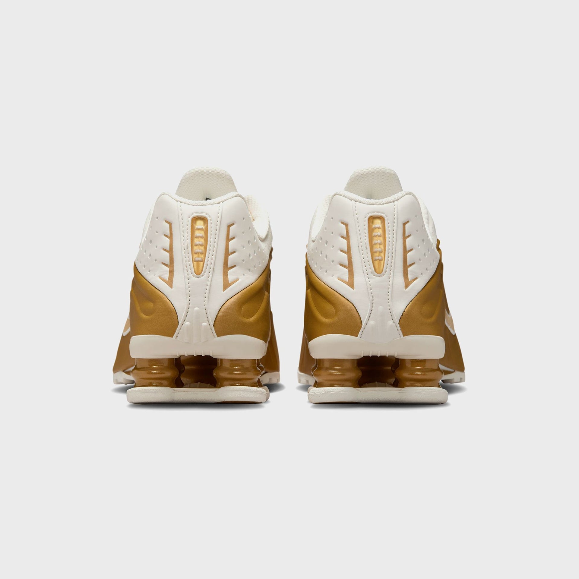 Nike Shox R4 - Soft Pearl / Metallic Gold