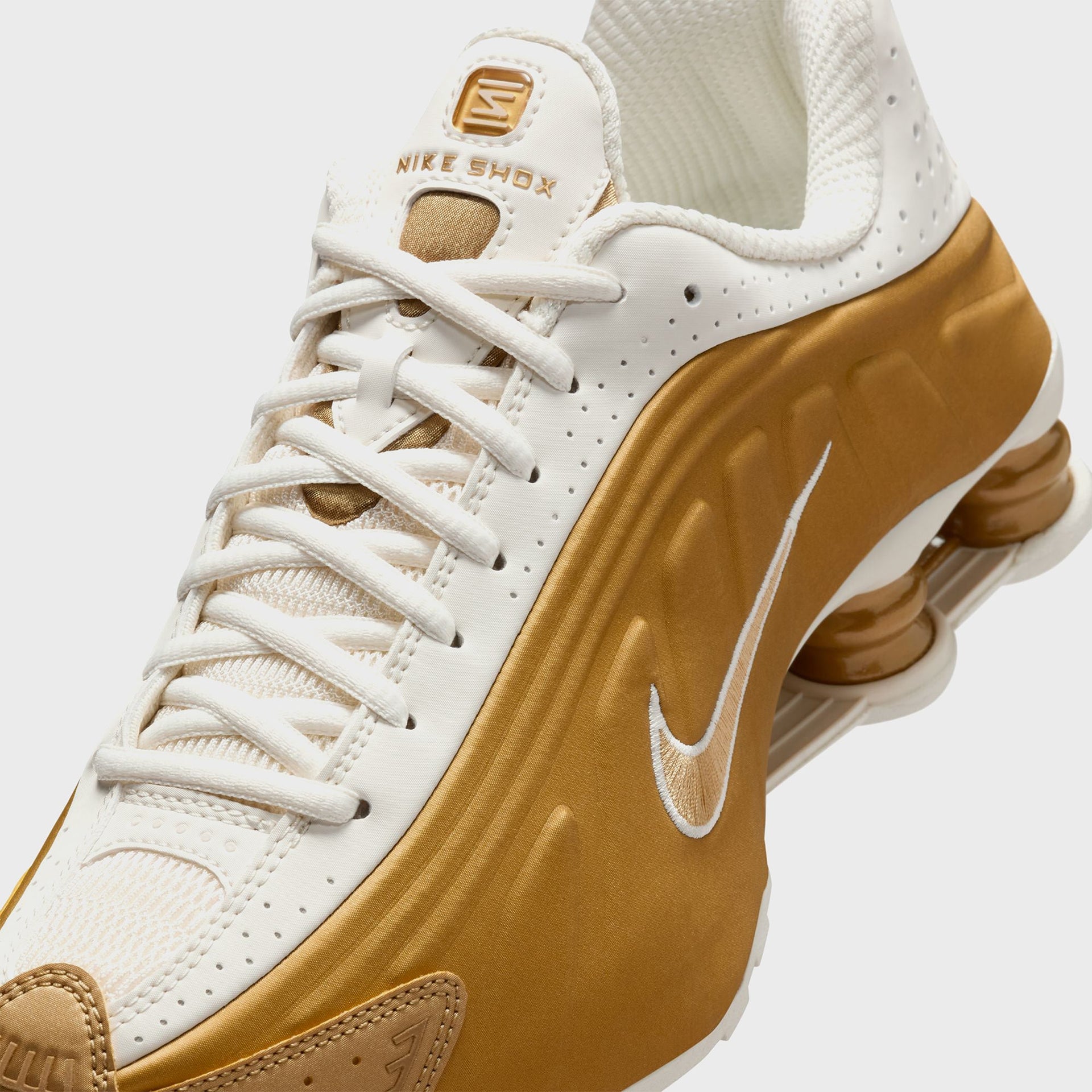 Nike Shox R4 - Soft Pearl / Metallic Gold