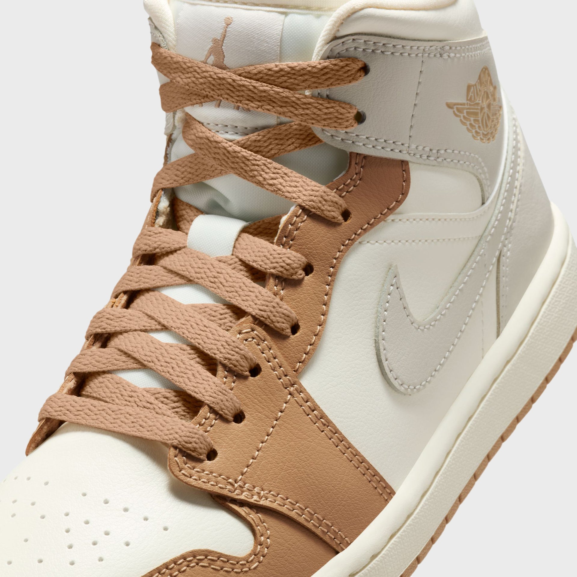 Jordan WMNS Air Jordan 1 Mid - Pale Ivory / Light Orewood Brown / Hemp / Sail
