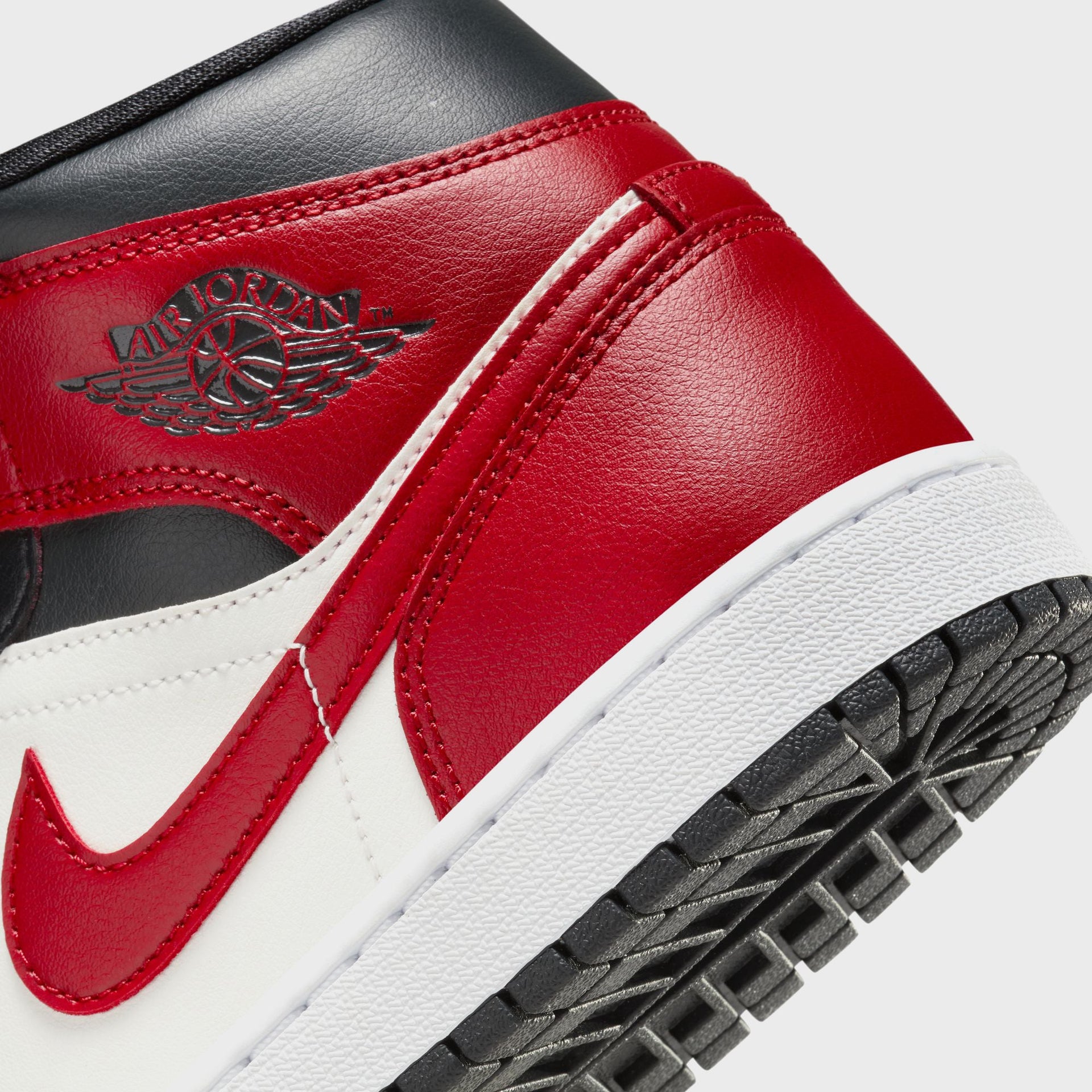 Jordan Air Jordan 1 Mid - Sail / Gym Red / Off Noir / White