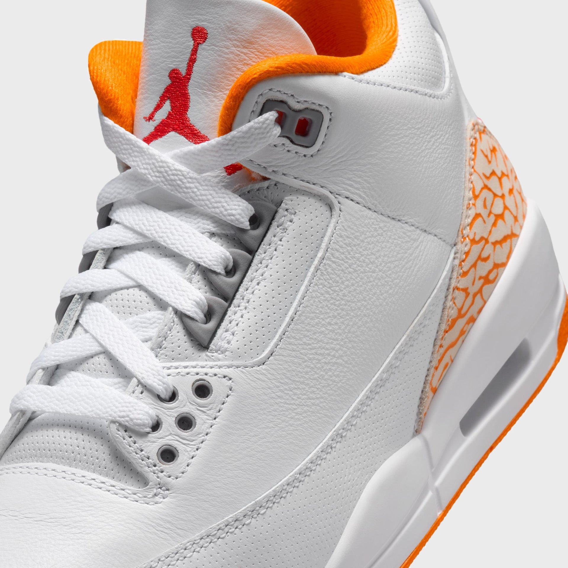Jordan WMNS Air Jordan 3 - White / Orange Peel