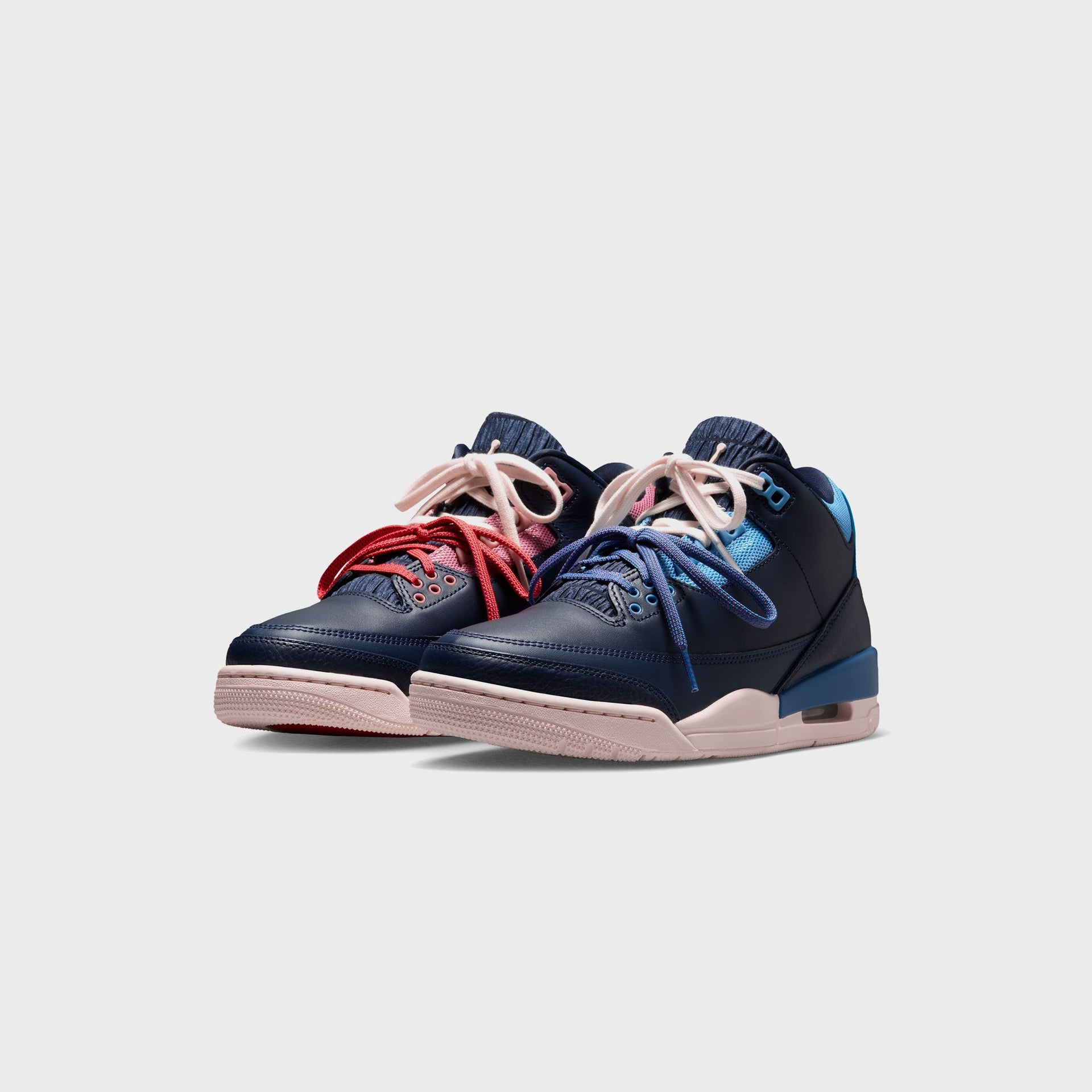 Jordan WMNS Air Jordan 3 Retro - Obsidian / Track Red