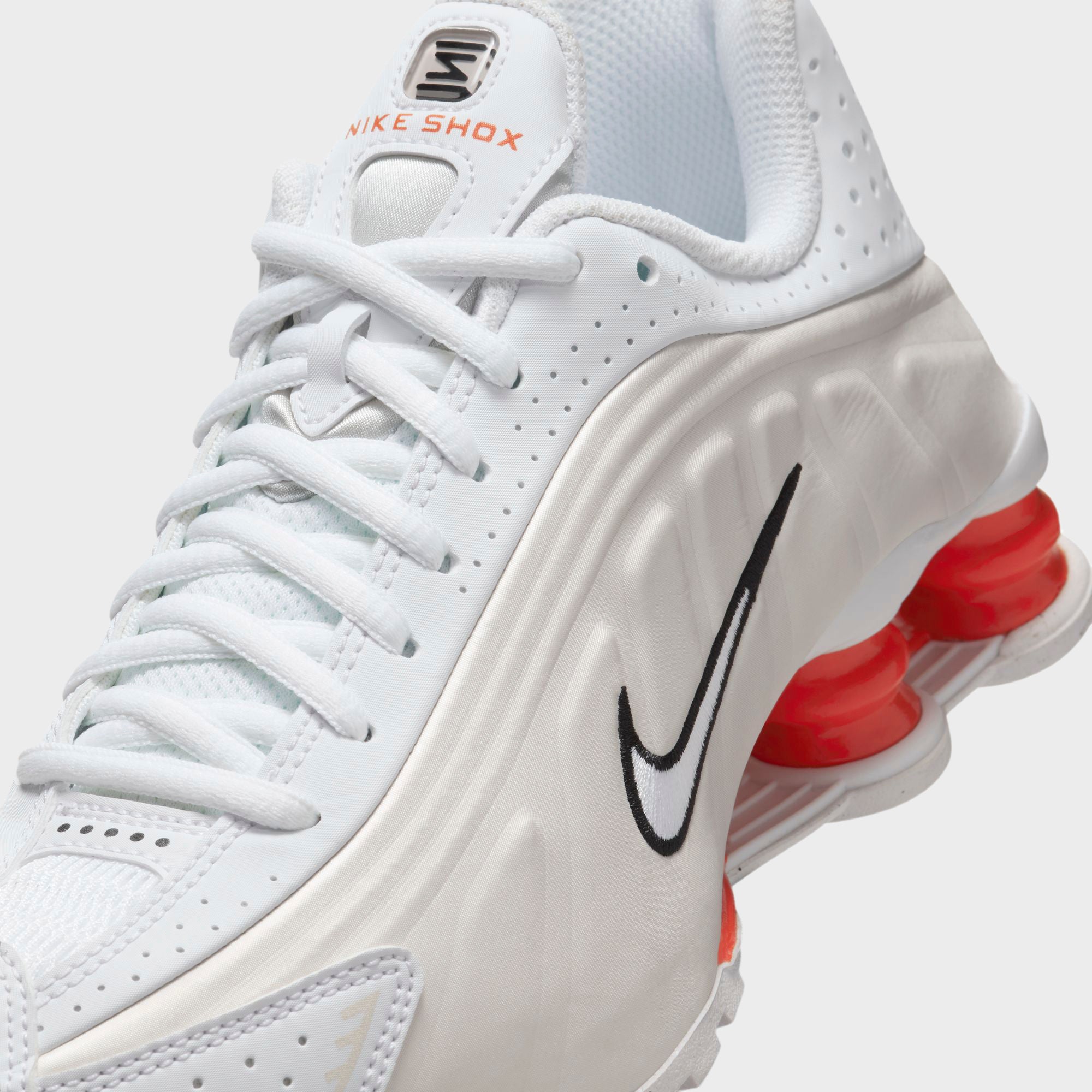 ★NIKE★シャックス R4 White Phantom Picante Red Nike Shox R4 - White / Phantom / Picante Red – Kith