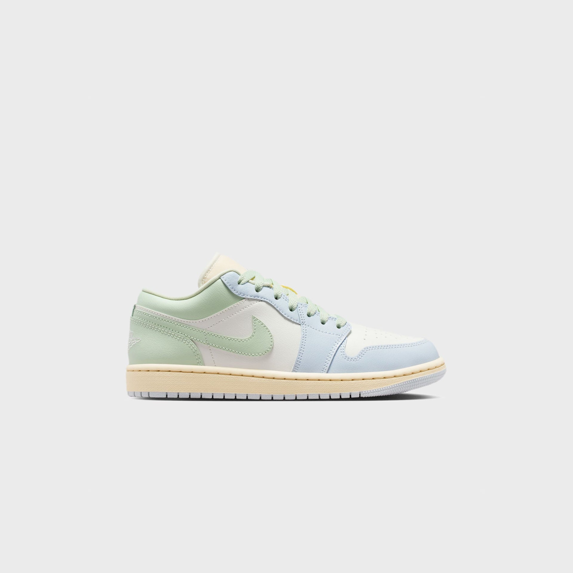 Jordan WMNS Air Jordan 1 Low - Sail / Aura / Muslin / Jade Aura