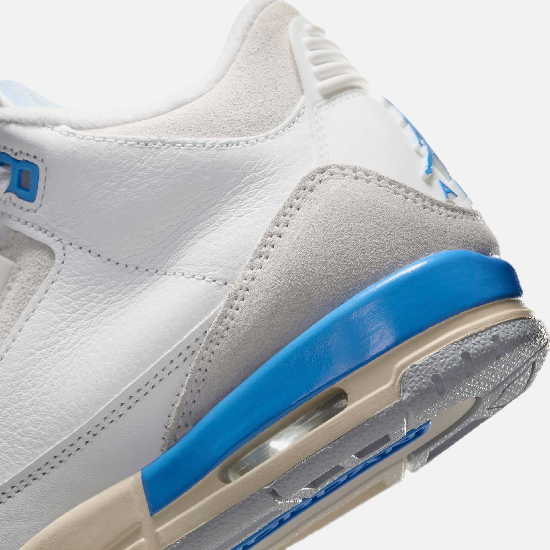 Jordan GS Air Jordan 3 Retro - Summit White / Hydrogen Blue / Legend Blue