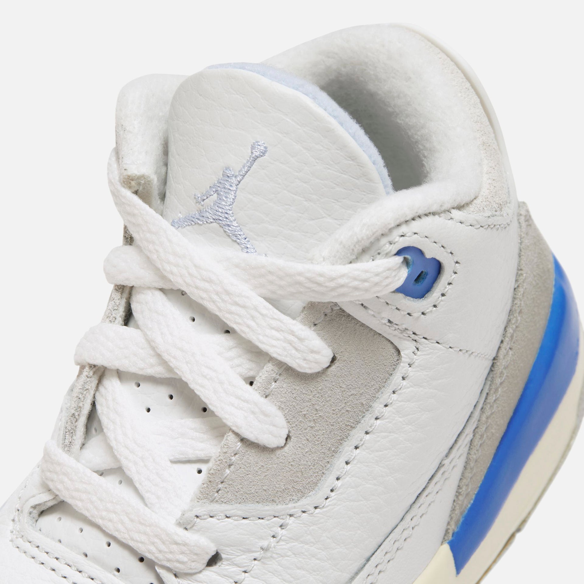 Jordan TD Air Jordan 3 Retro - Summit White / Hydrogen Blue Leg