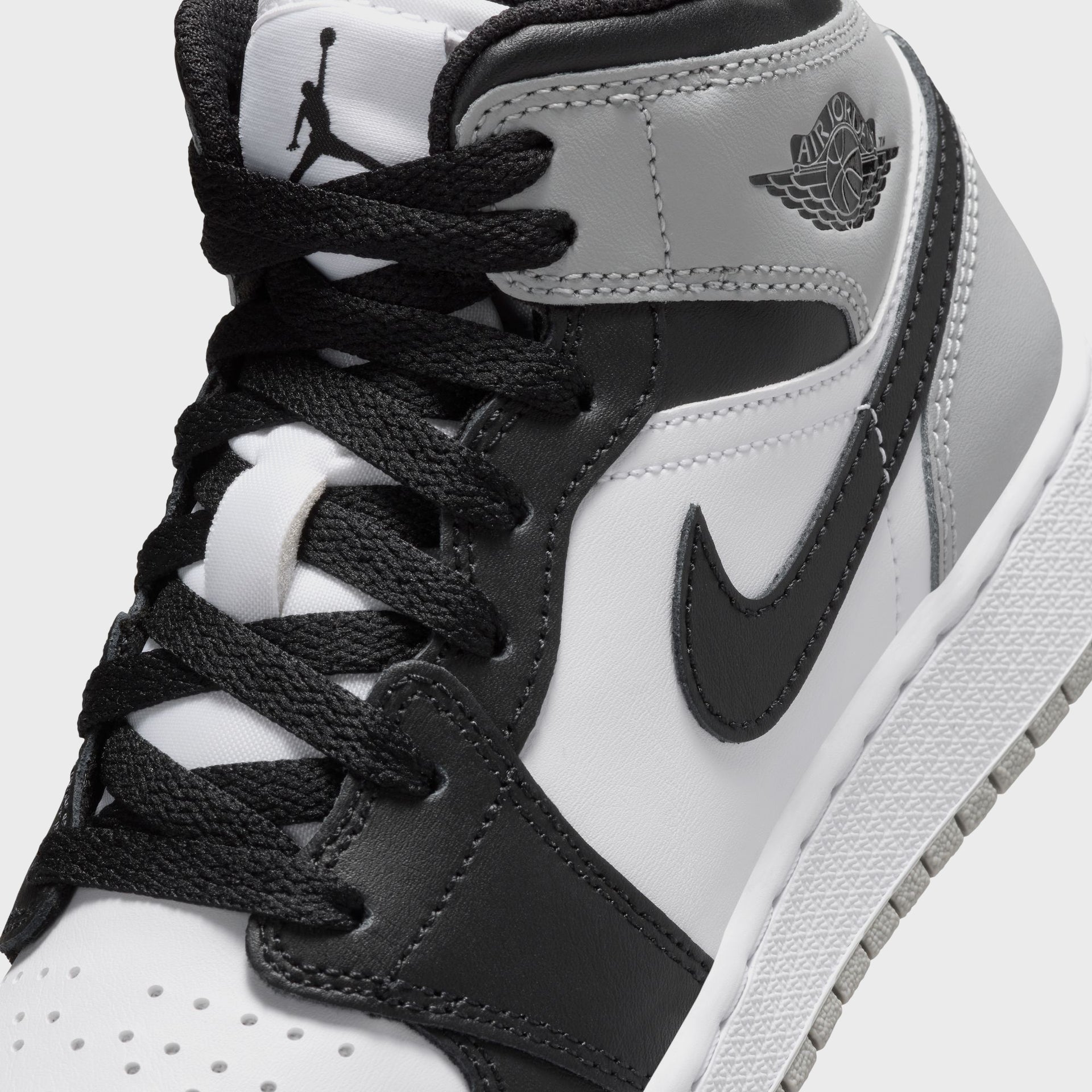 Jordan GS Air Jordan 1 Mid - White / Black / Light Smoke Grey