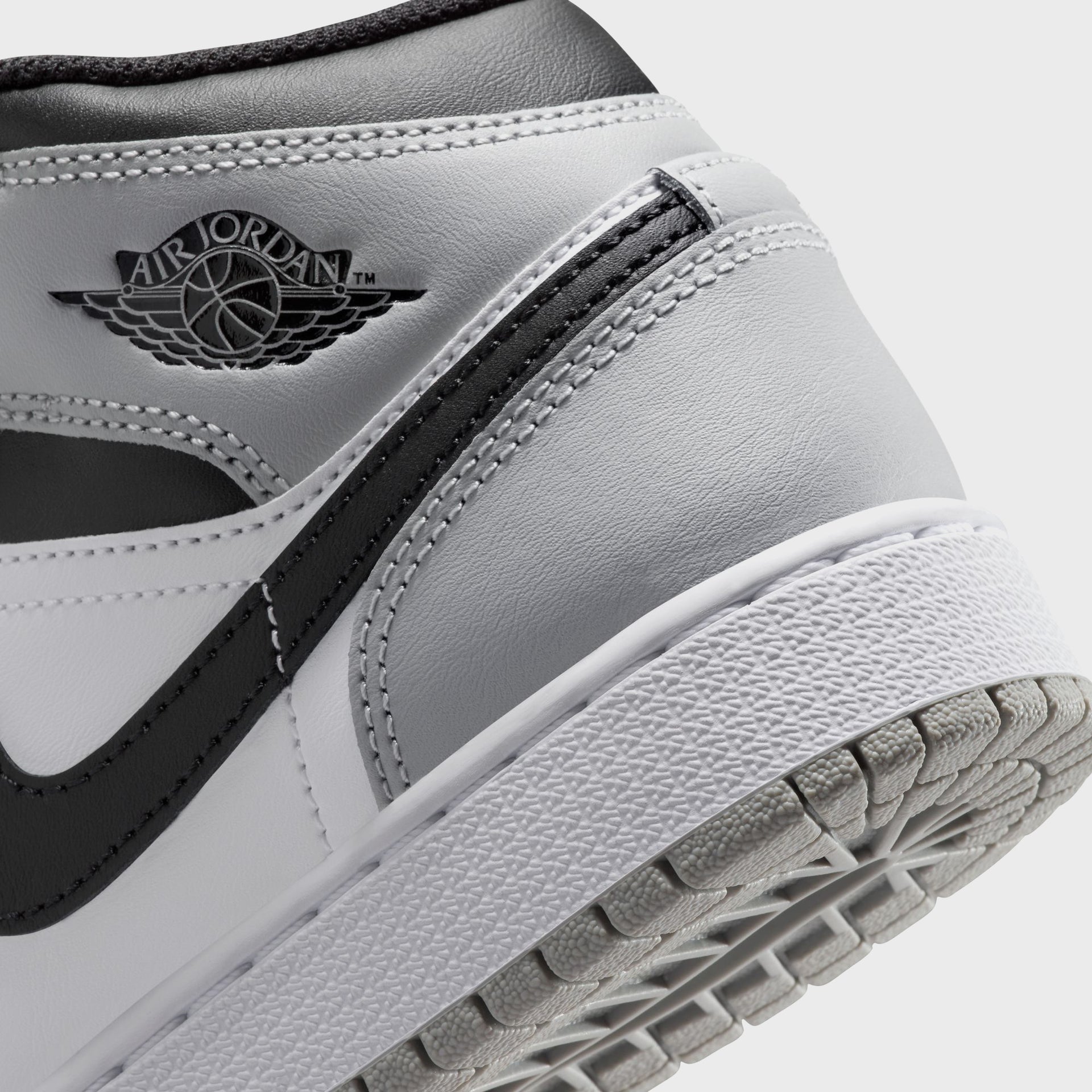 Jordan GS Air Jordan 1 Mid - White / Black / Light Smoke Grey