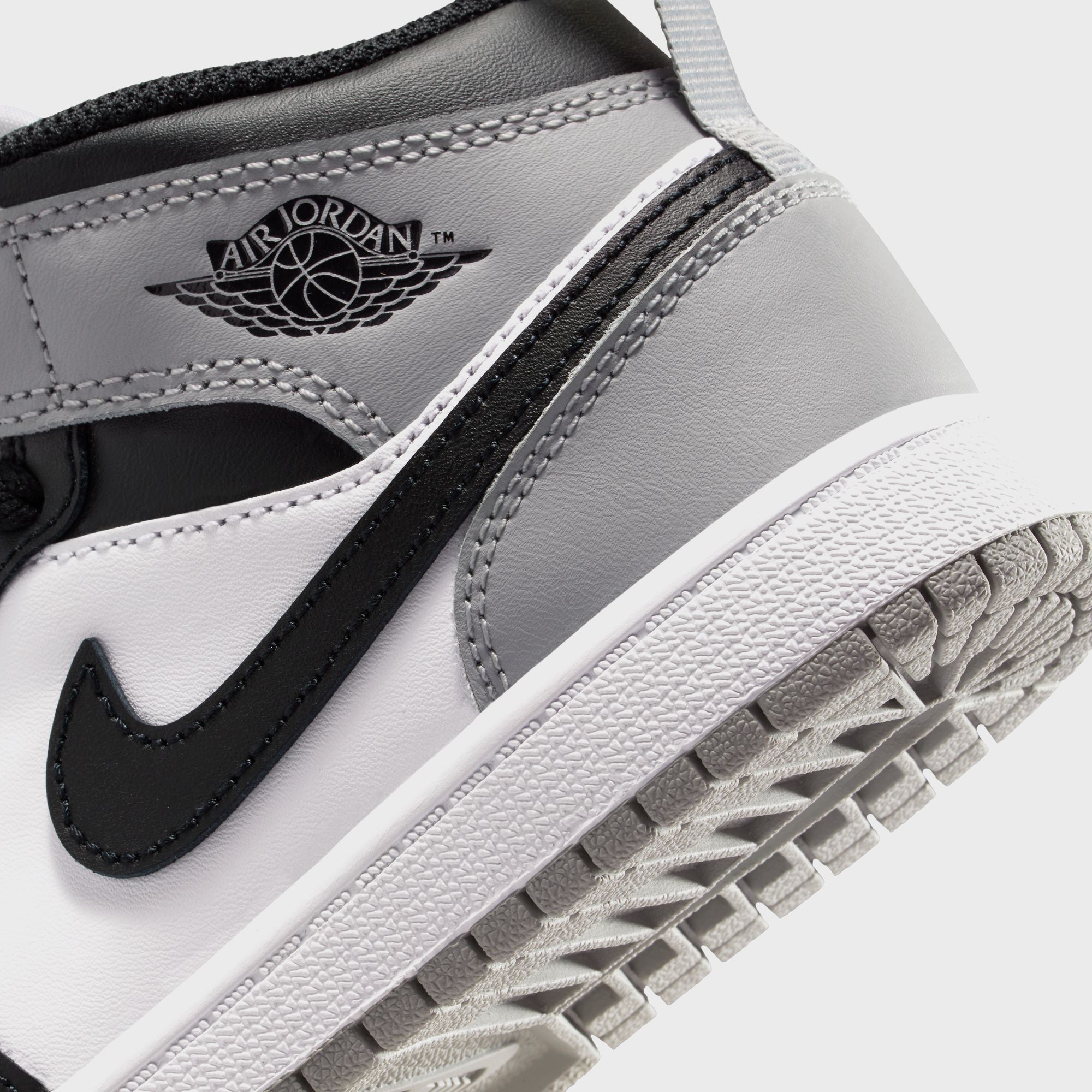 Air Jordan 1 ホワイト/グレー/ブラック Amazon | NIKE エア ジョーダン 1 ミッド SE W AIR JORDAN 1 MID