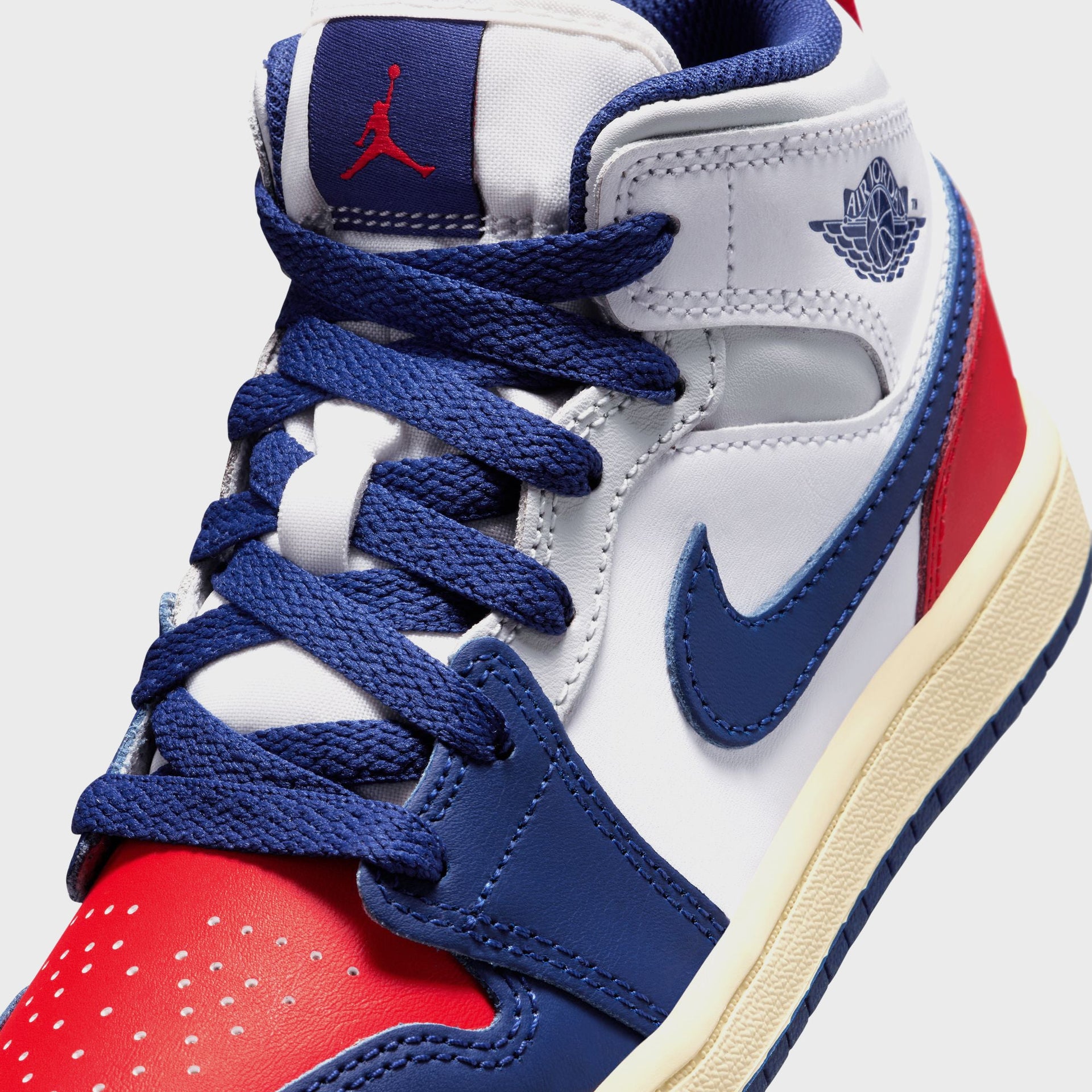 Jordan Air Jordan 1 Mid - White / Deep Royal Blue / University Red