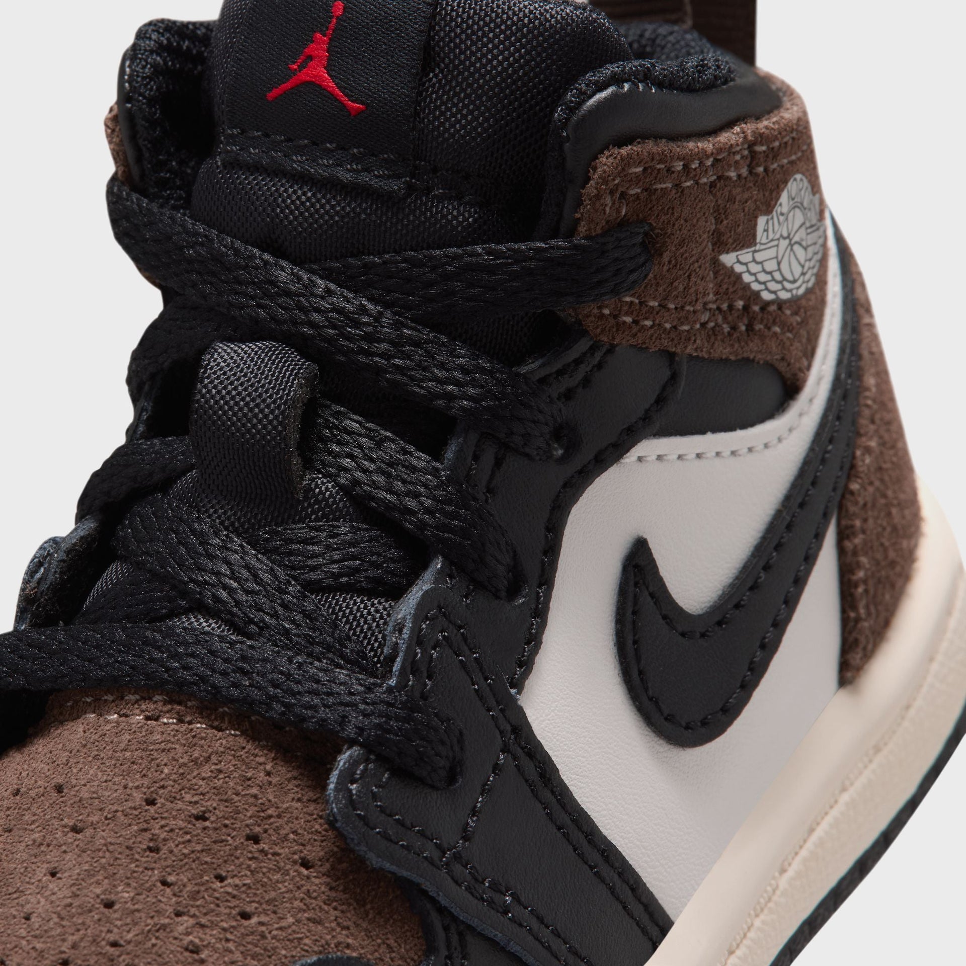 Jordan TD Jordan 1 Mid - Black / Palomino / University Red / Phantom