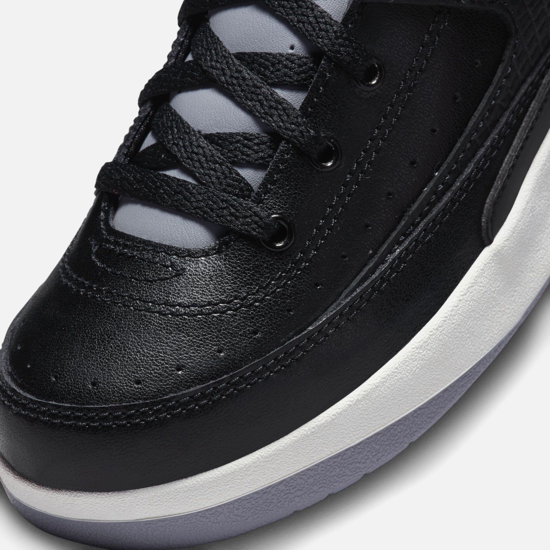 Nike PS Air Jordan 2 Retro - Black / Cement Grey / Fire Red / Sail