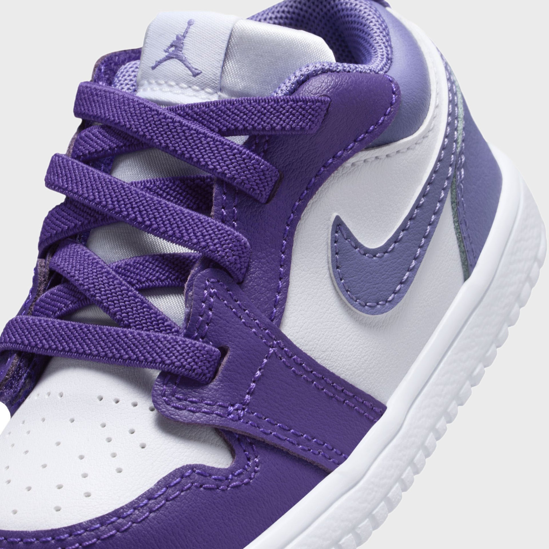Jordan TD 1 Low ALT - Court Purple / Dusty Amethyst / White