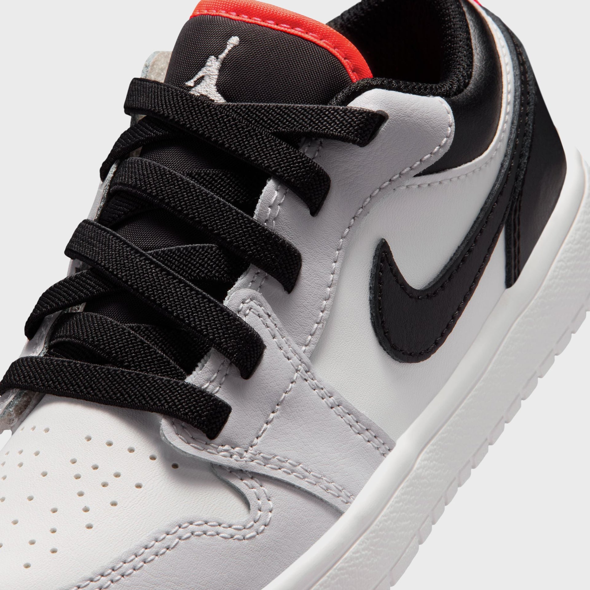 Jordan PS Jordan 1 Low Alt - Black / Summit White / Infrared 23