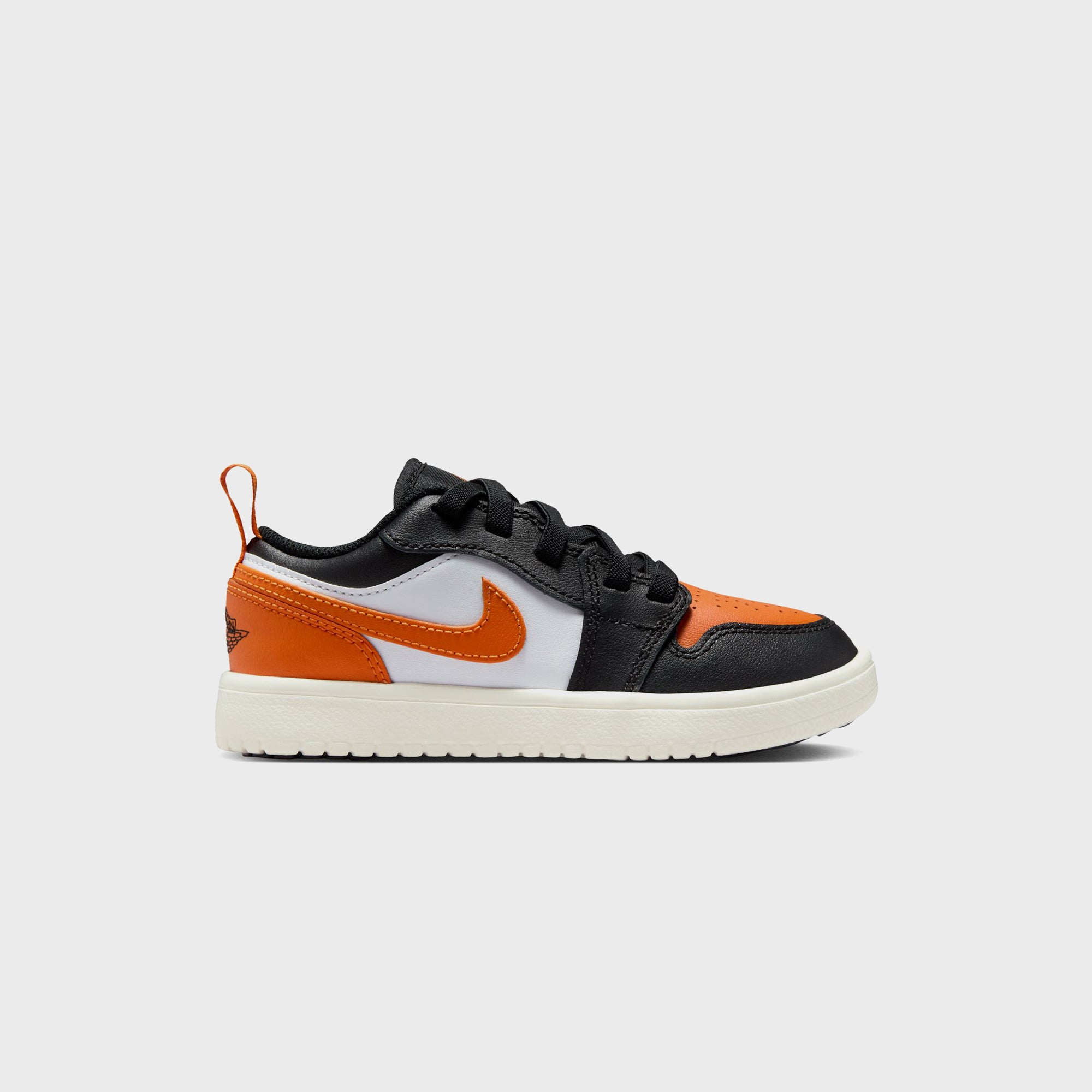 国内配送 NIKE AIR JORDAN 1 LOW BLACK/STARFISH-WHITE-SAIL AIR JORDAN 1 LOW 