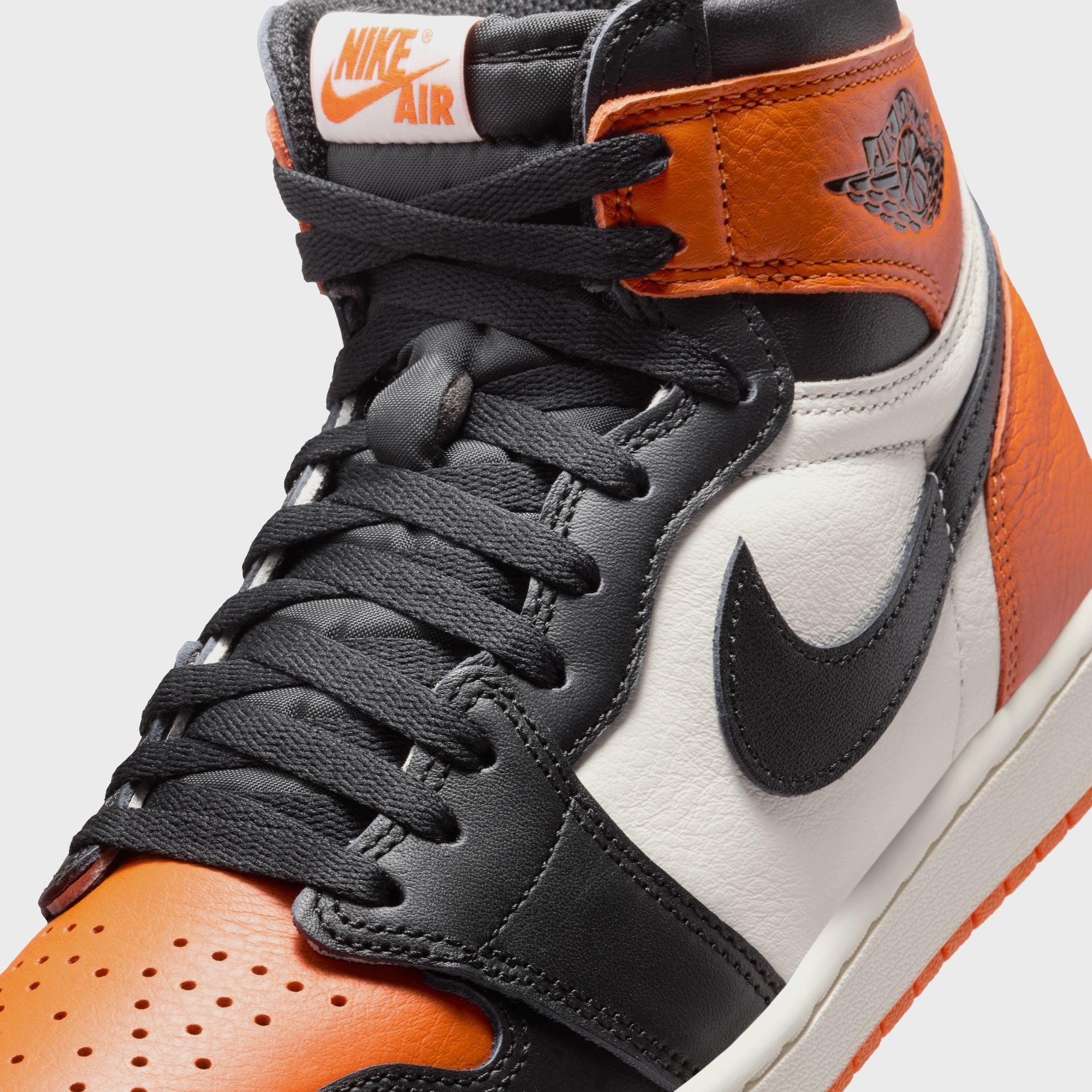 Jordan Air Jordan 1 High OG - Black / Sail / Starfish – Kith