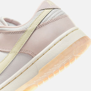 Nike WMNS Dunk Low PRM - Light Soft Pink / Coconut Milk