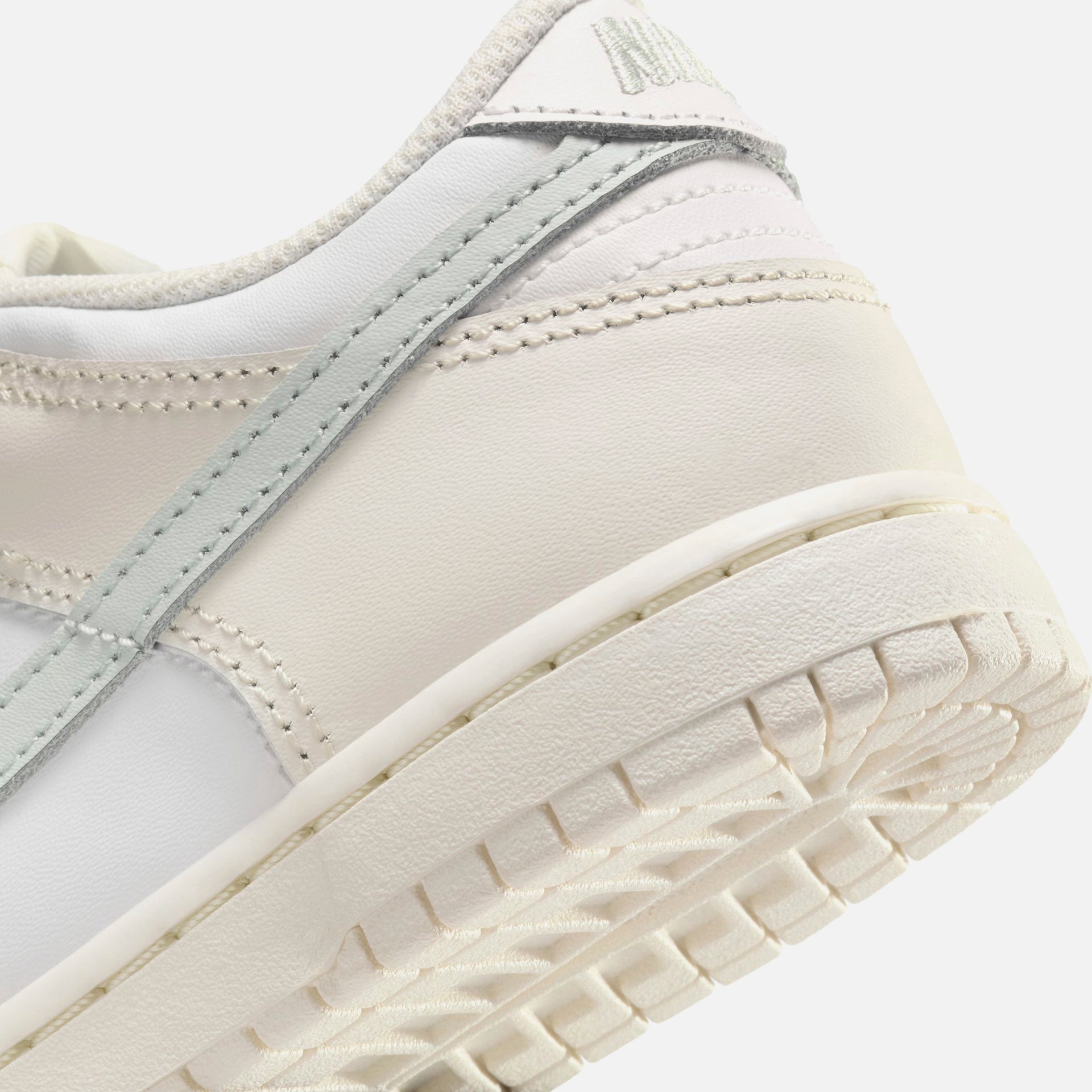 Nike Pre-school Dunk Low - White / Phantom / Light Silver