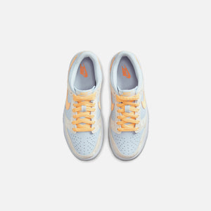 nike ultra GS Dunk Low - Pale Ivory / Melon Tint / Football Grey / White