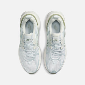 Nike WMNS V2K Run - Photon Dust / Light Silver / Summit White